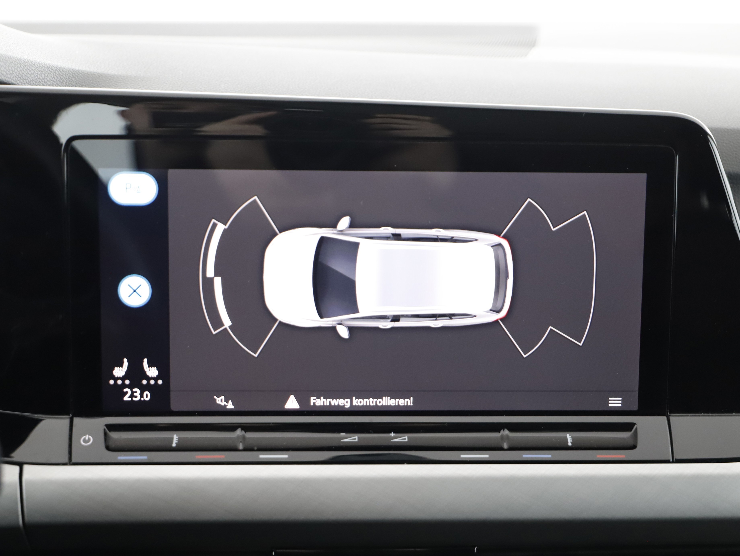 VW Golf VIII Var. 2.0 TDI Life | Bild 16 von 21