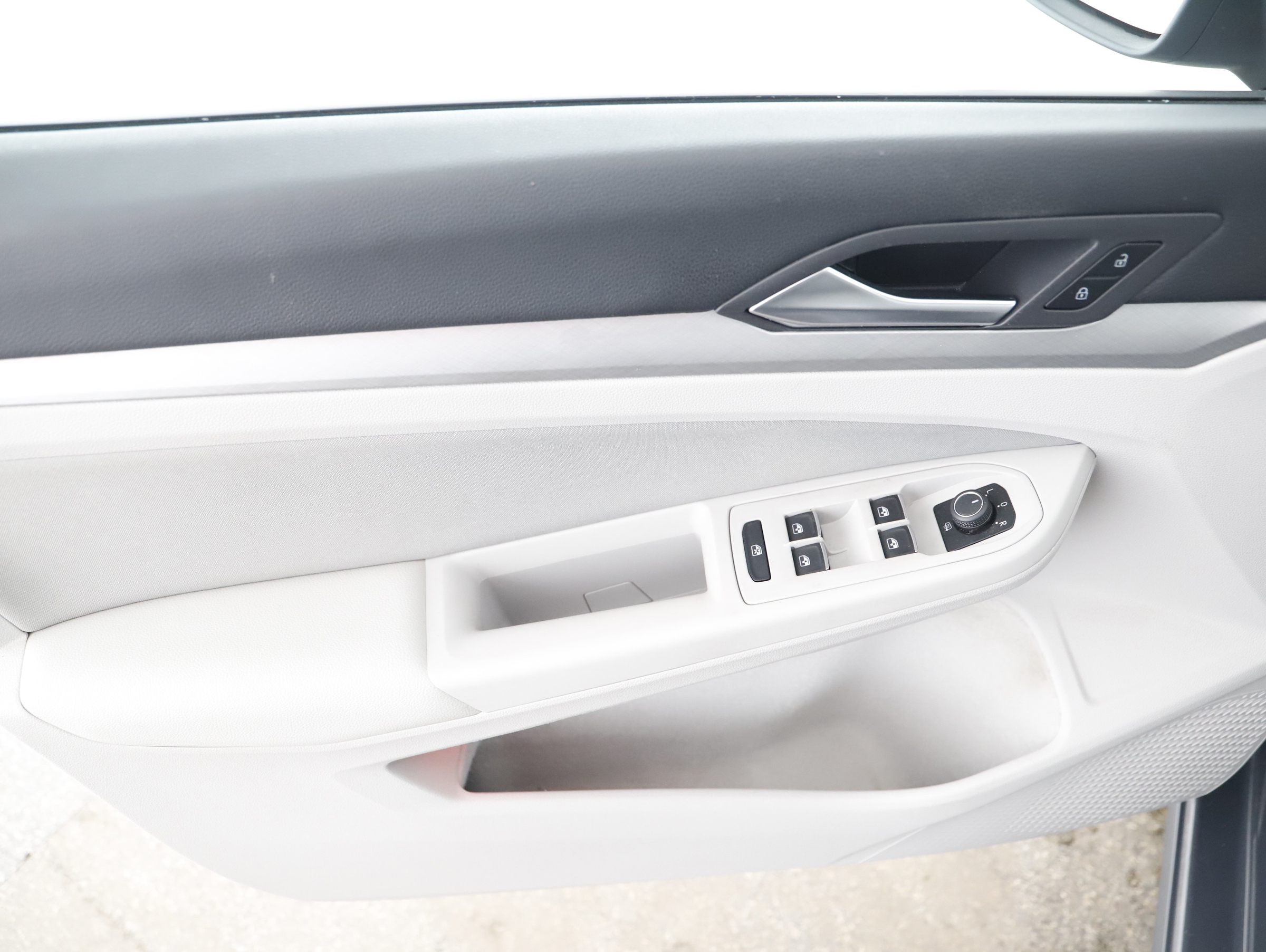 VW Golf VIII Variant 2.0 TDI Life | Bild 14 von 23