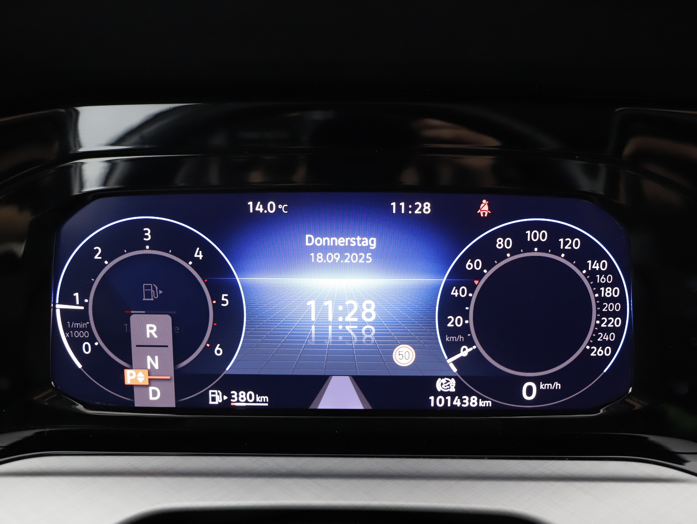 VW Golf VIII Variant 2.0 TDI Life | Bild 16 von 29