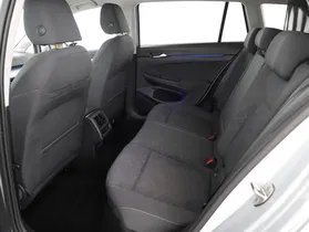 VW Golf VIII Variant 2.0 TDI Life | Thumbnail 24 von 29