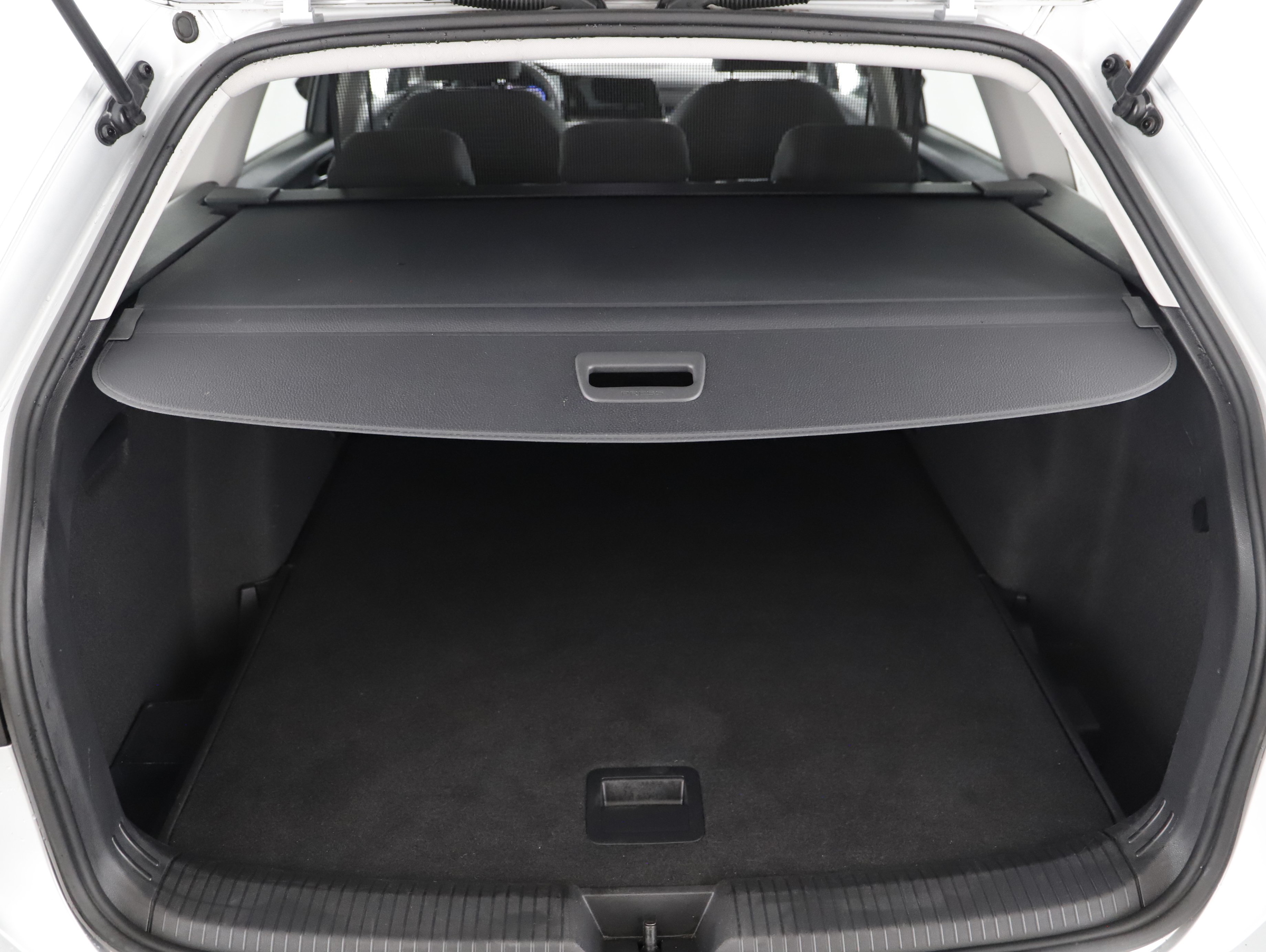 VW Golf VIII Variant 2.0 TDI Life | Bild 25 von 29