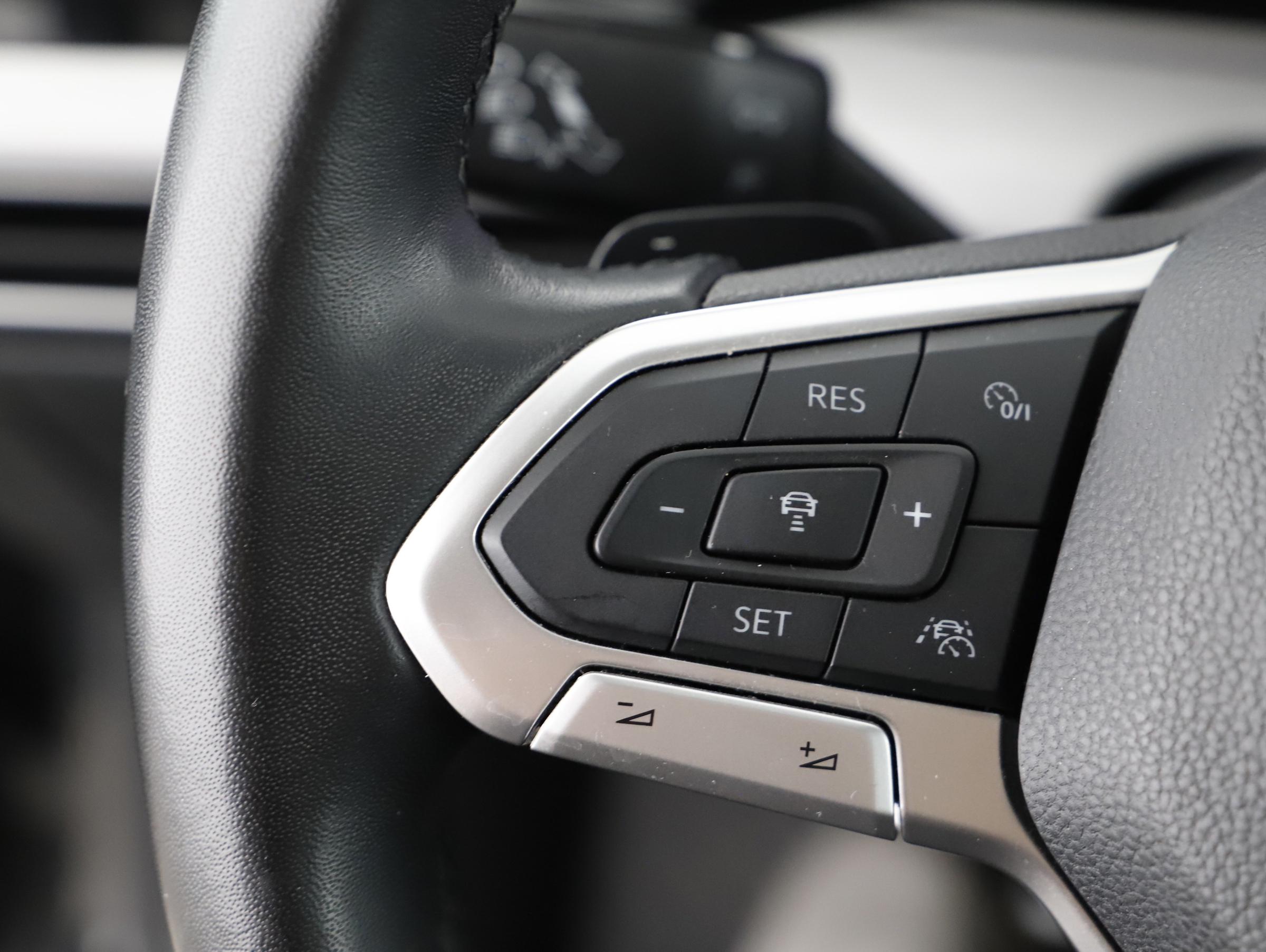 VW Golf VIII Variant 2.0 TDI Life | Bild 18 von 28