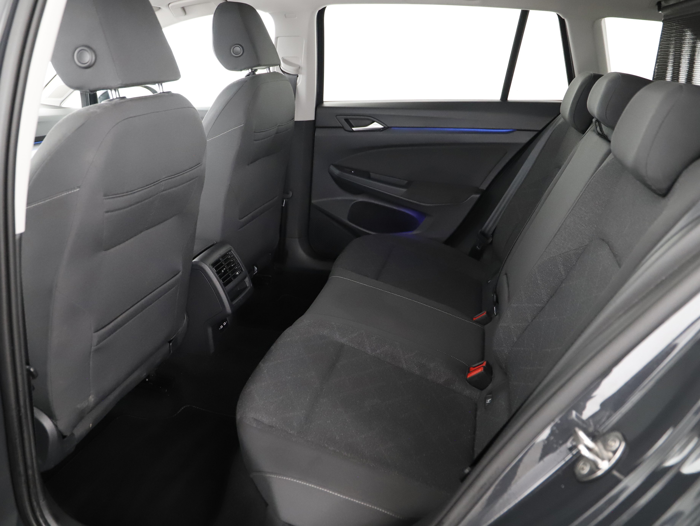 VW Golf VIII Variant 2.0 TDI Life | Bild 23 von 28