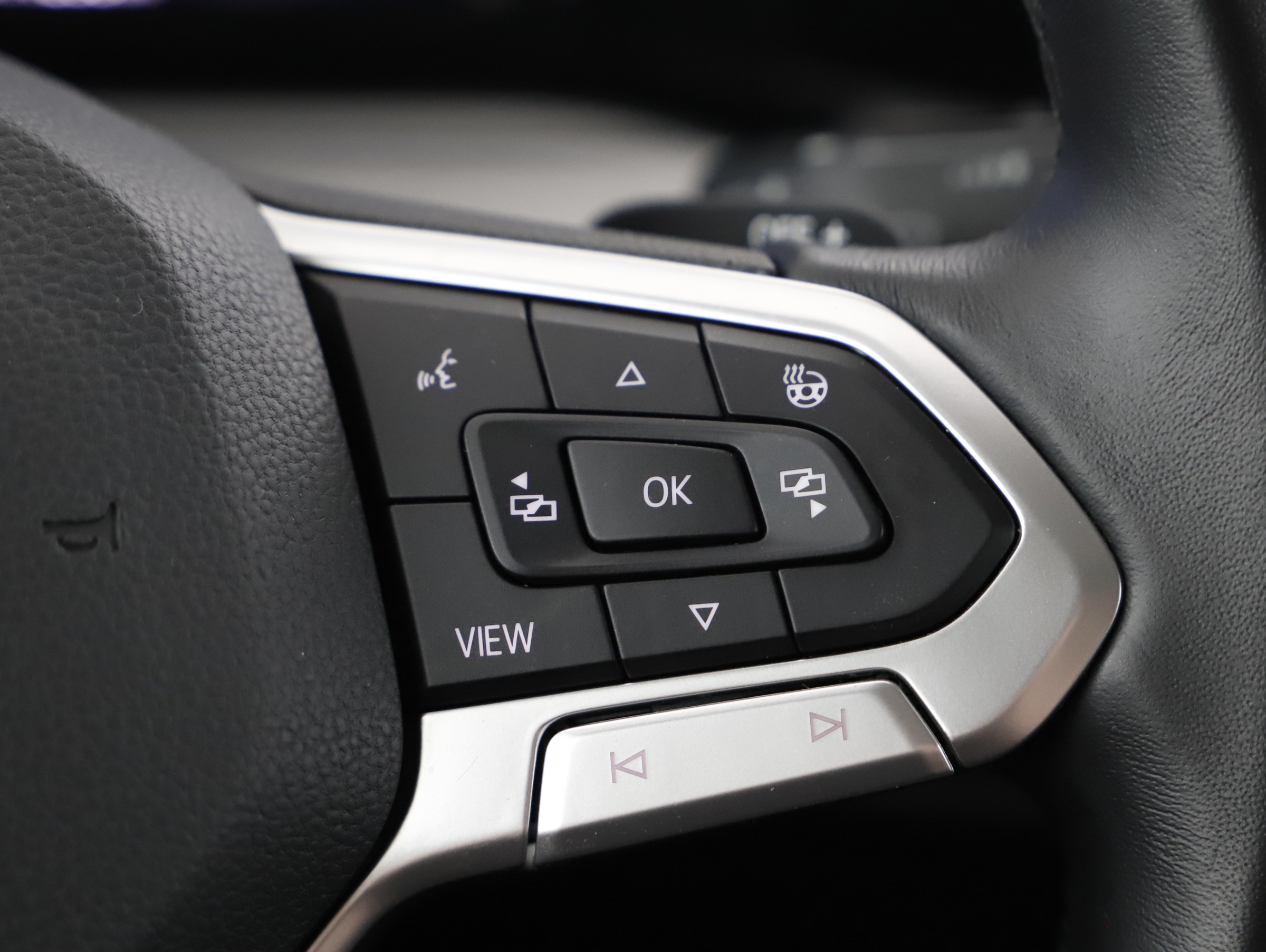 VW Golf VIII Variant 2.0 TDI Life | Bild 20 von 25