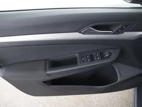 VW Golf VIII Variant 2.0 TDI Life | Thumbnail 22 von 25