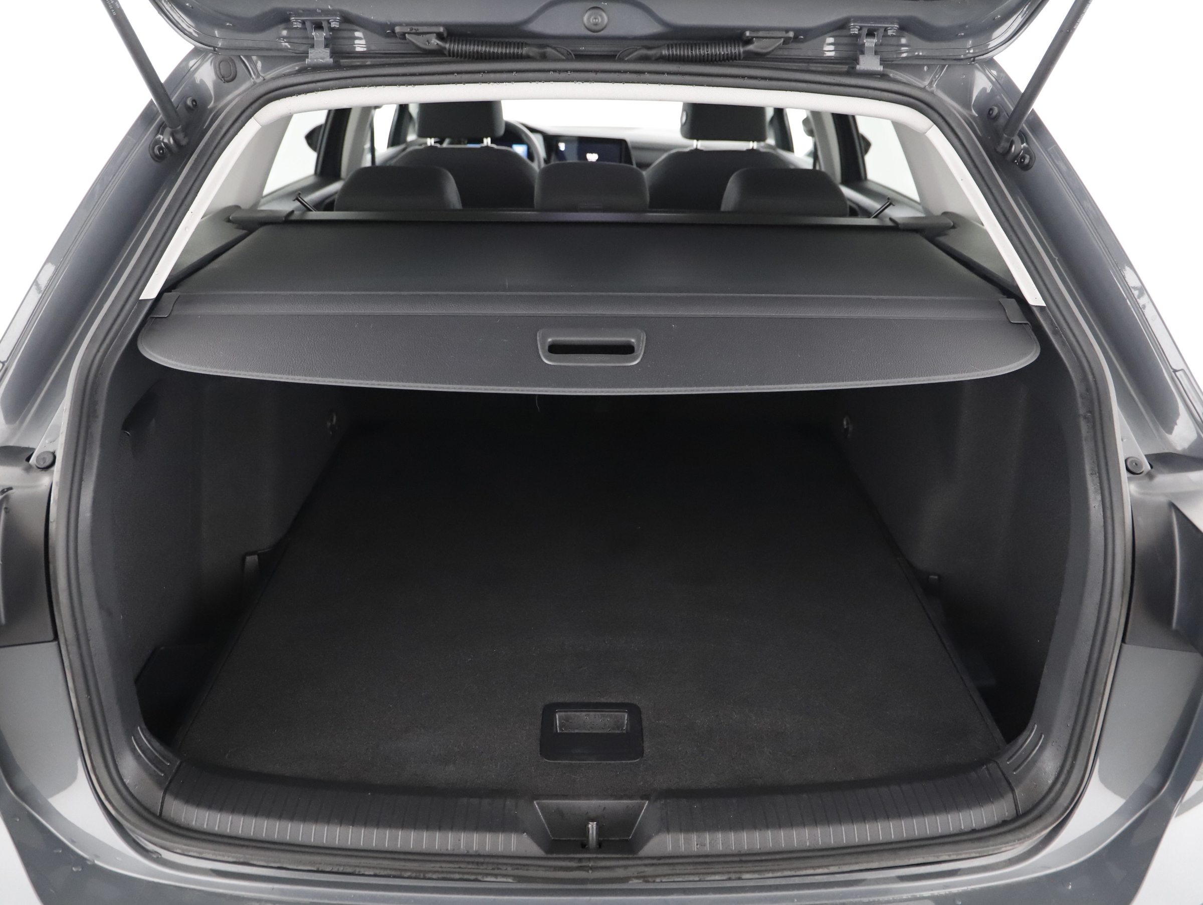 VW Golf VIII Variant 2.0 TDI Life | Bild 24 von 25