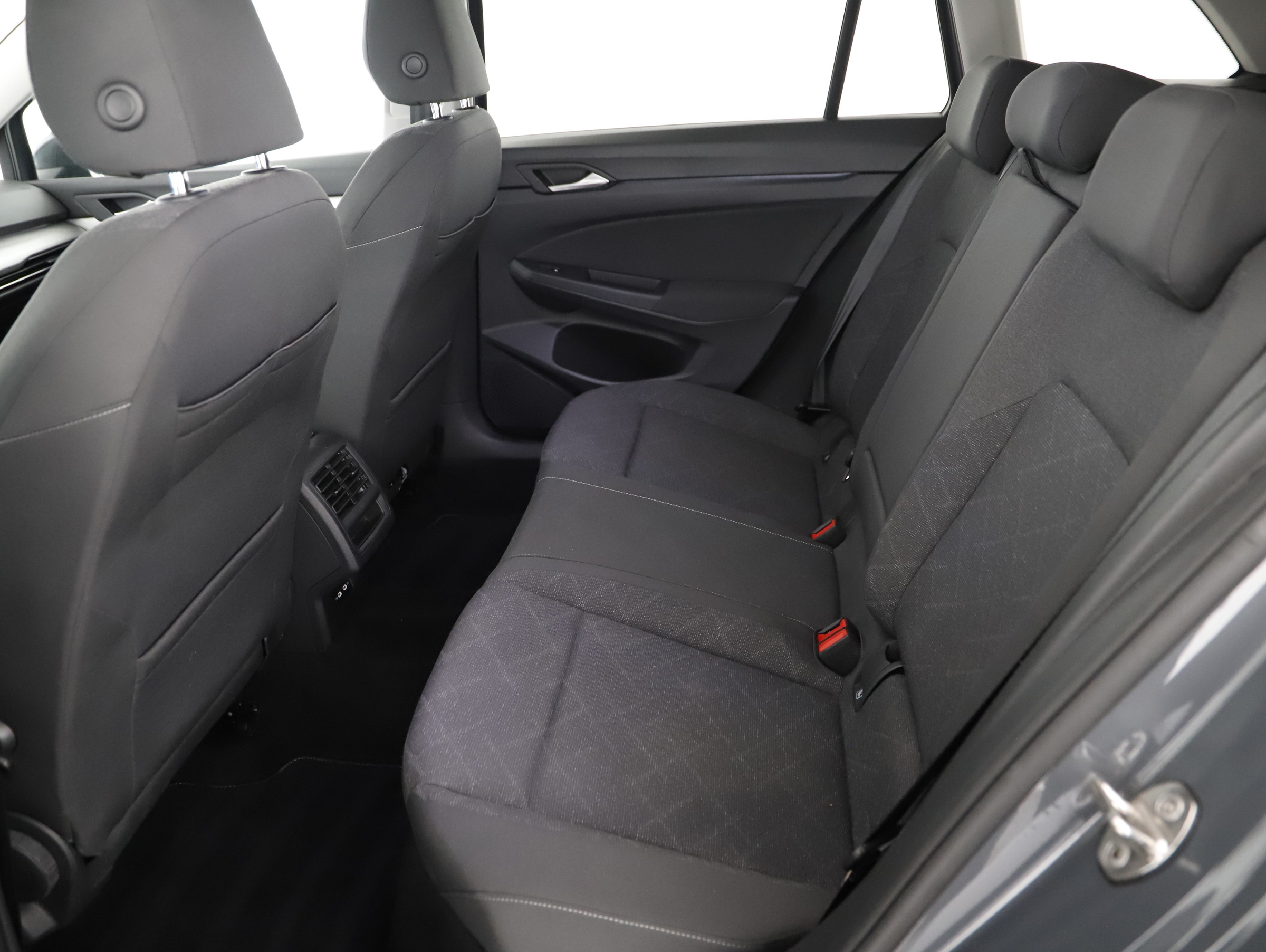 VW Golf VIII Variant 2.0 TDI Life | Bild 10 von 25