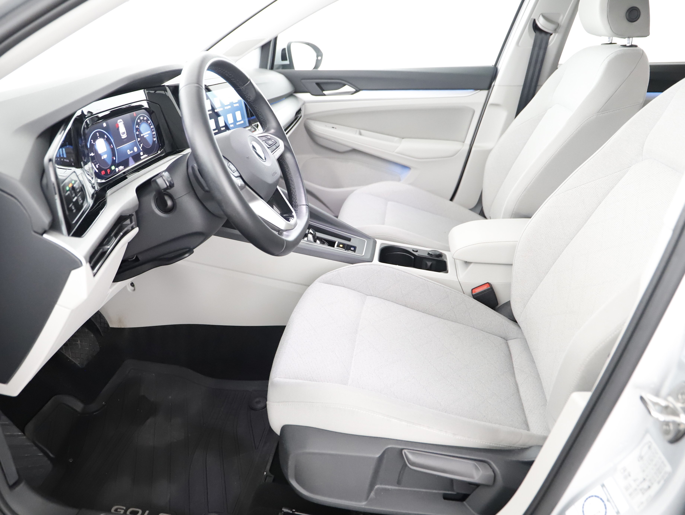 VW Golf VIII Variant 2.0 TDI Life DSG | Bild 14 von 28