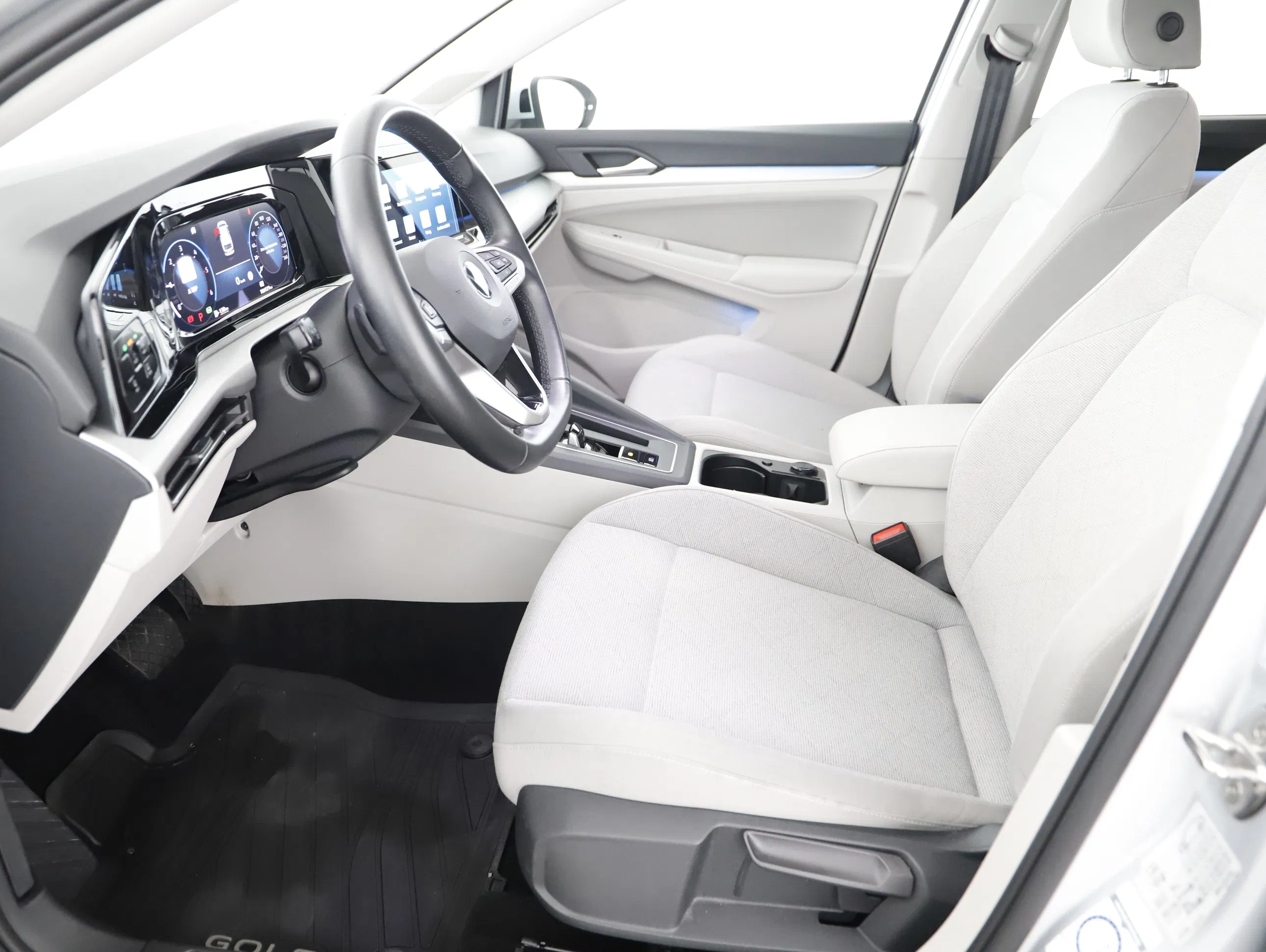 VW Golf VIII Variant 2.0 TDI Life DSG | Bild 14 von 28