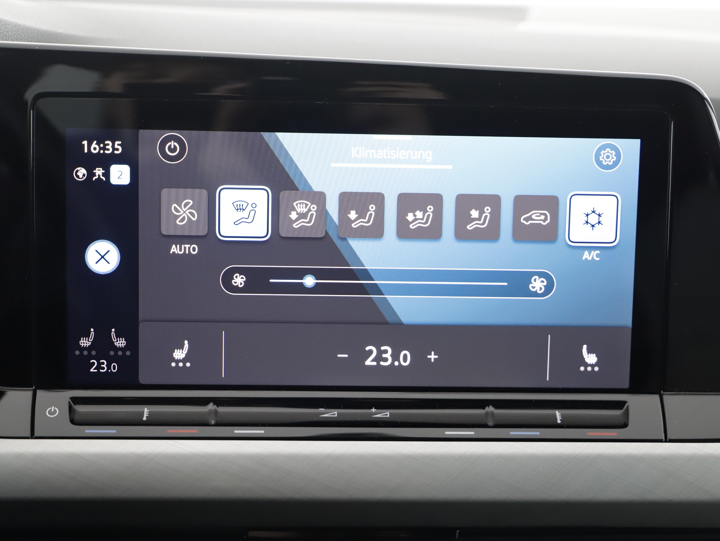 VW Golf VIII Variant 2.0 TDI Life DSG | Bild 23 von 28