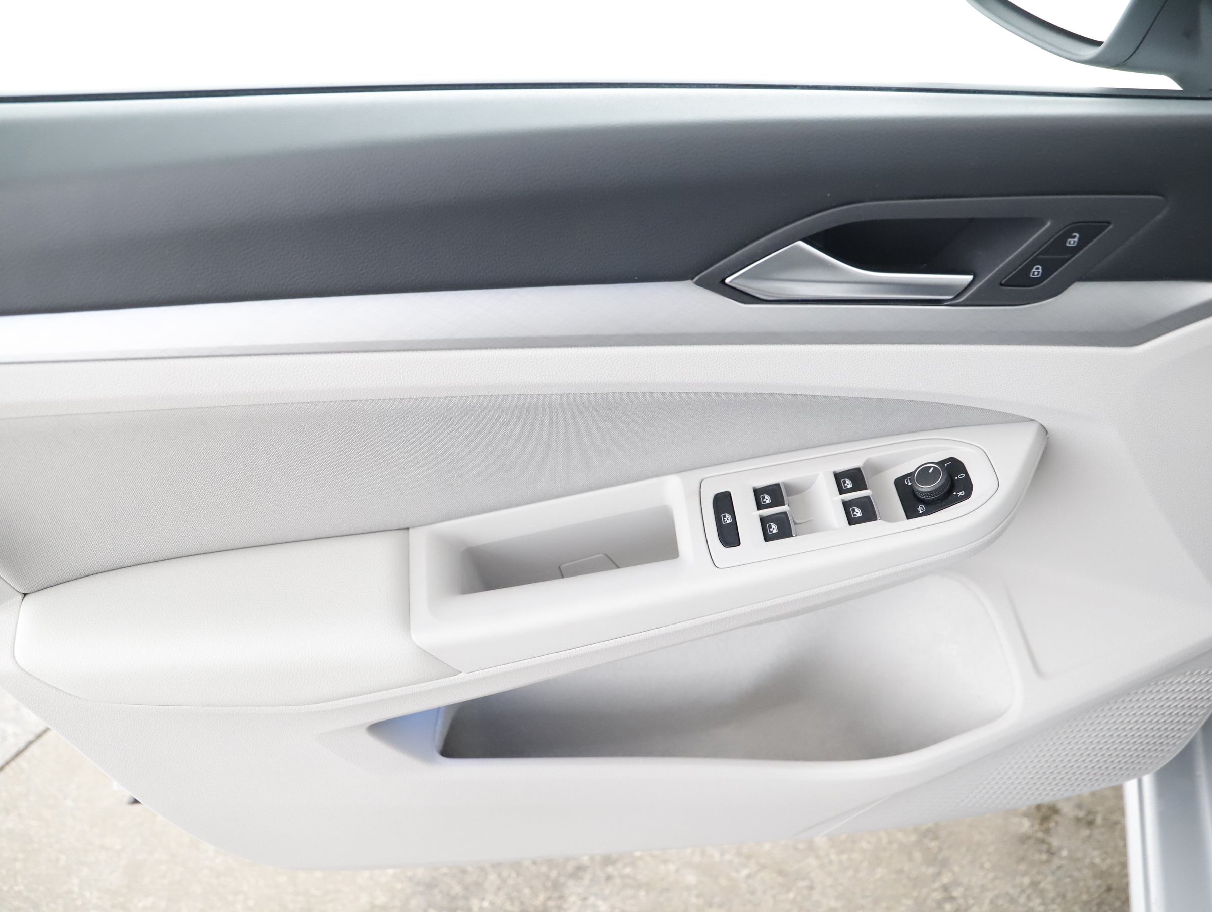 VW Golf VIII Variant 2.0 TDI Life DSG | Bild 11 von 28