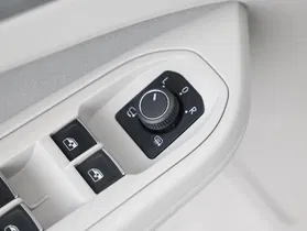 VW Golf VIII Variant 2.0 TDI Life DSG | Thumbnail 12 von 28