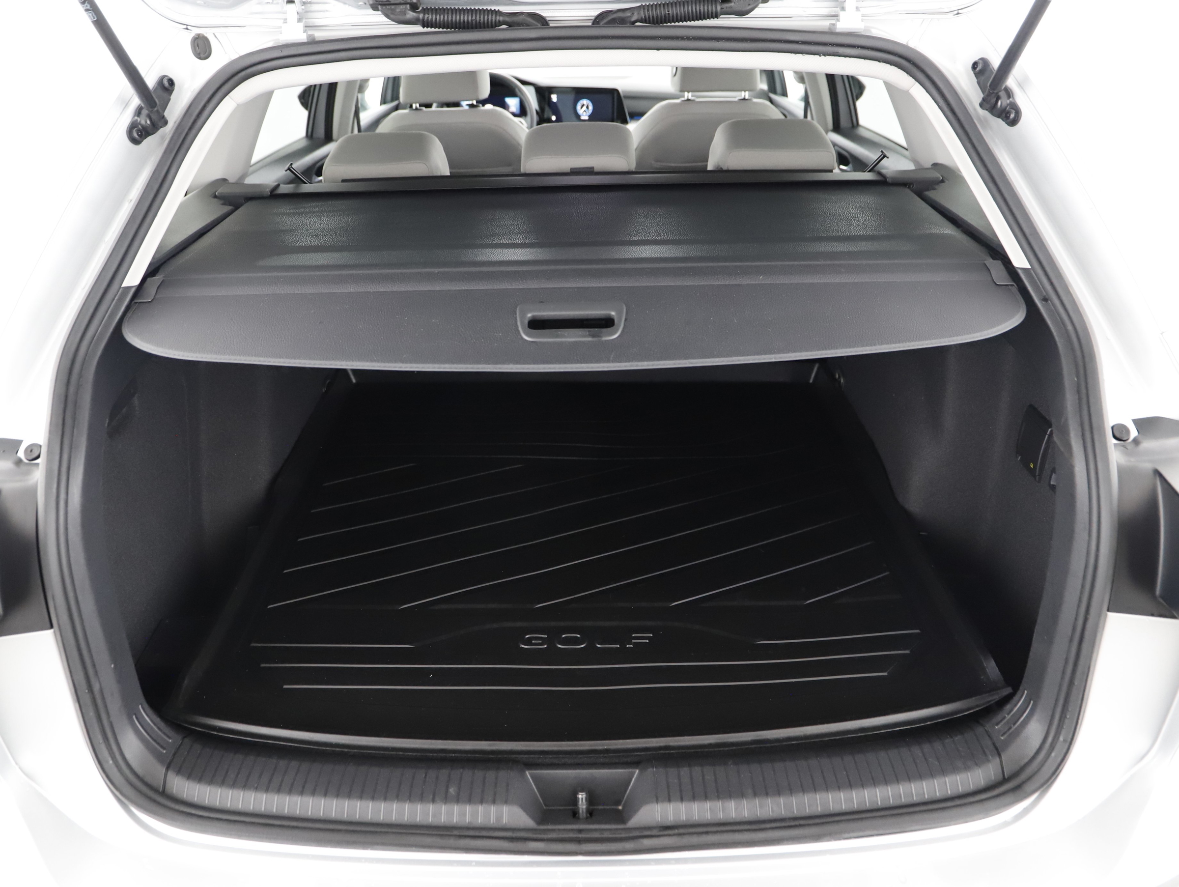 VW Golf VIII Variant 2.0 TDI Life DSG | Bild 26 von 28