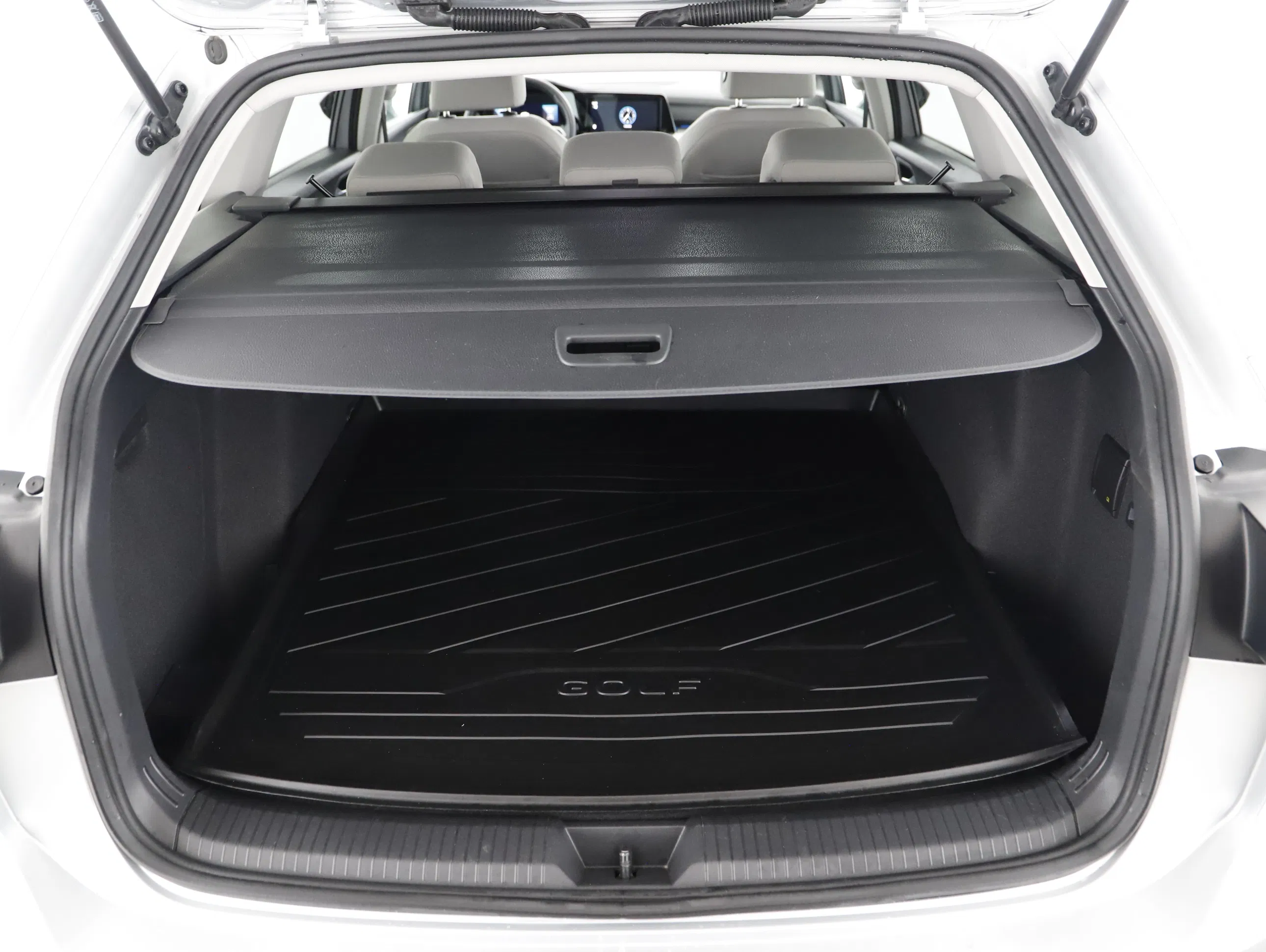 VW Golf VIII Variant 2.0 TDI Life DSG | Bild 26 von 28