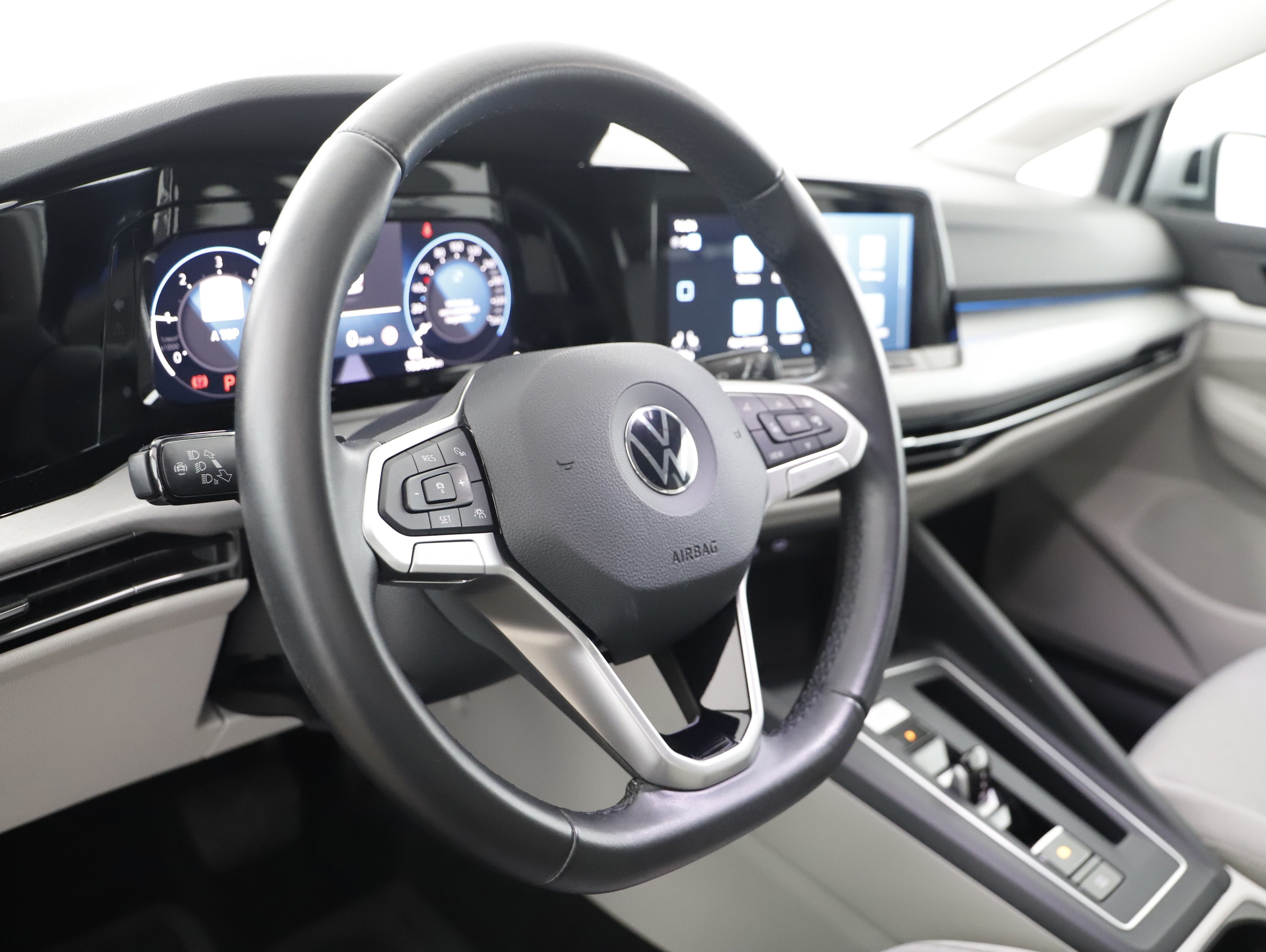 VW Golf VIII Variant 2.0 TDI Life DSG | Bild 17 von 28