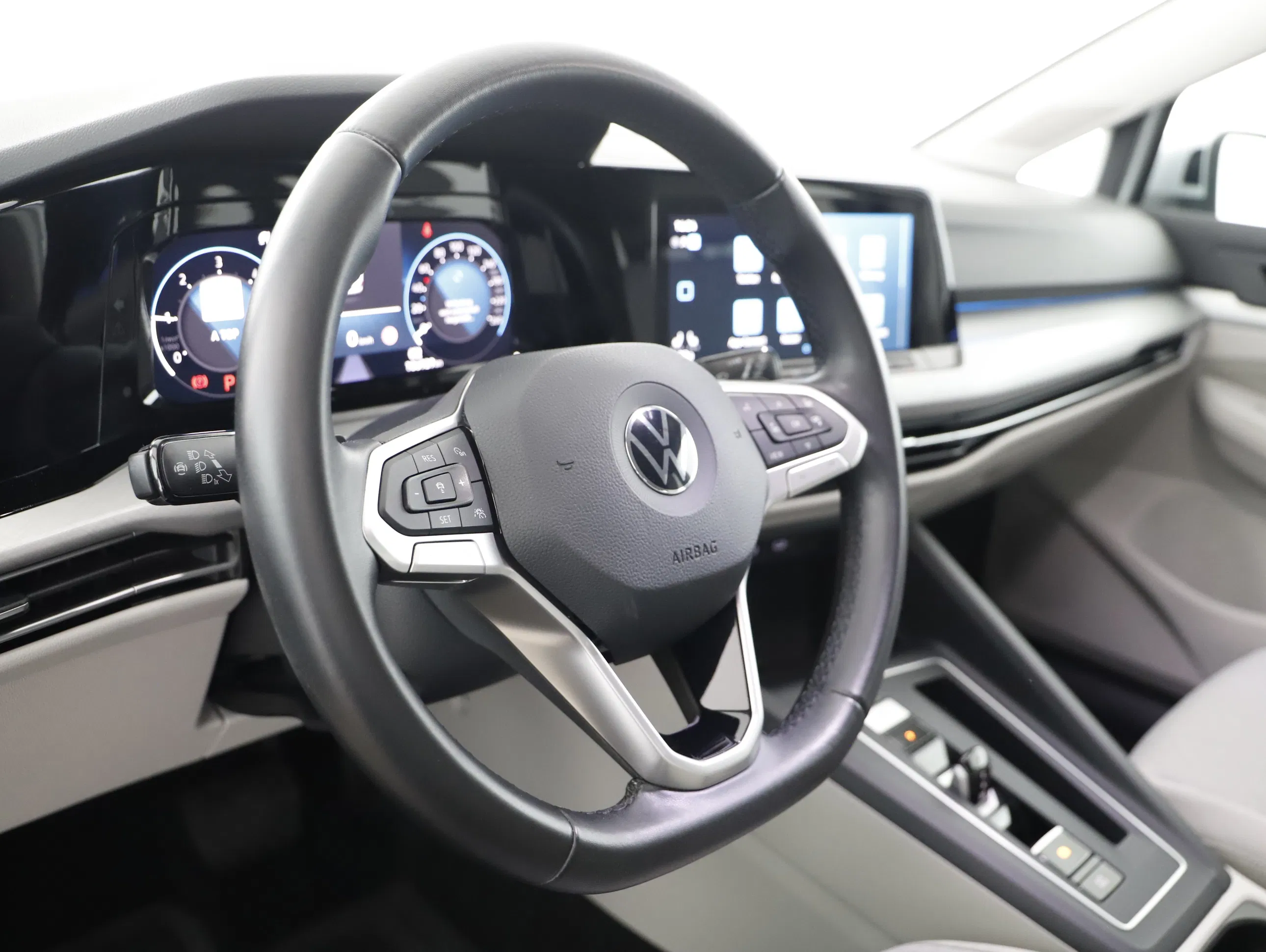 VW Golf VIII Variant 2.0 TDI Life DSG | Bild 17 von 28