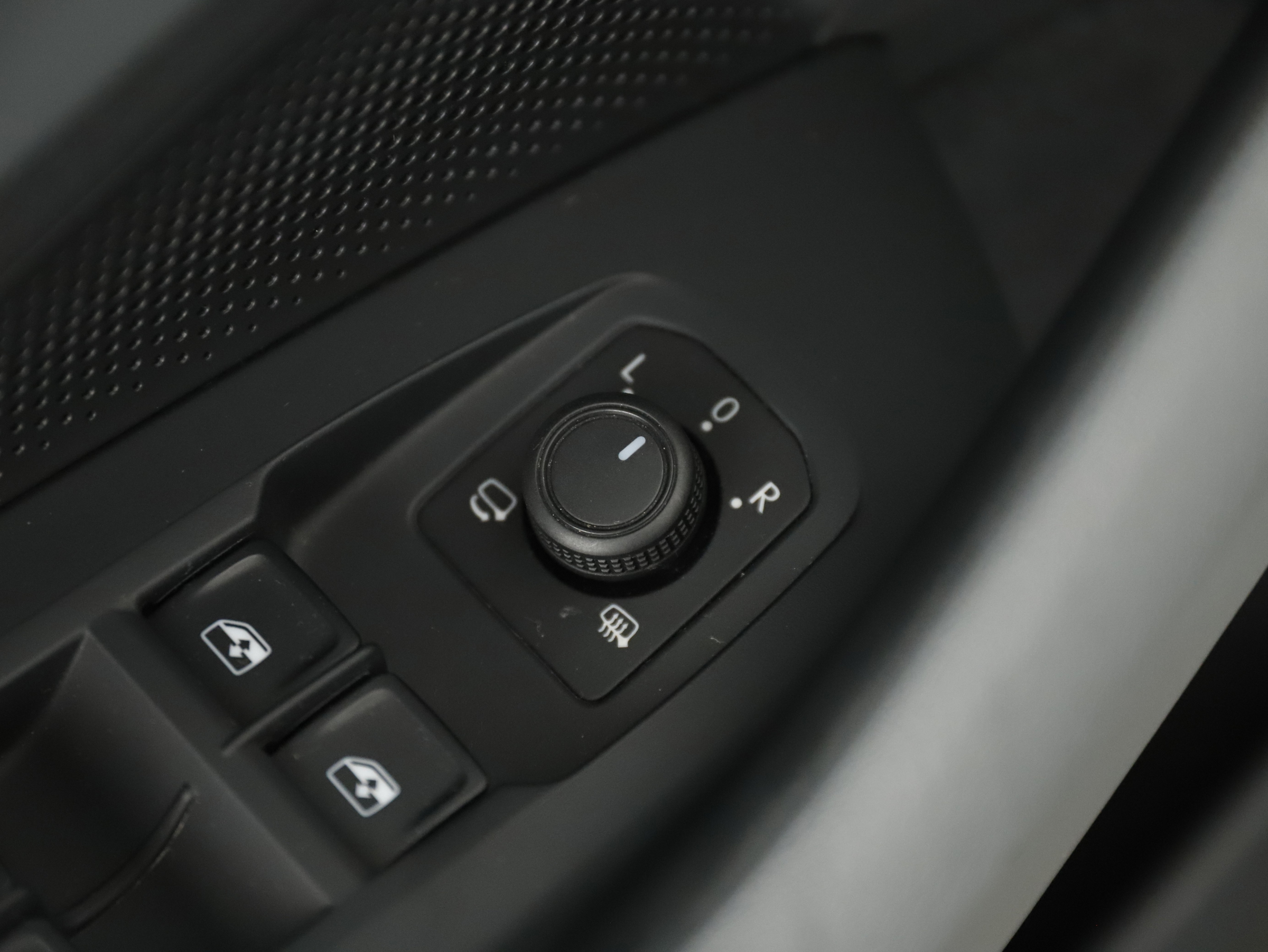 VW Passat Variant 1.5 eTSI W Business | Bild 11 von 29