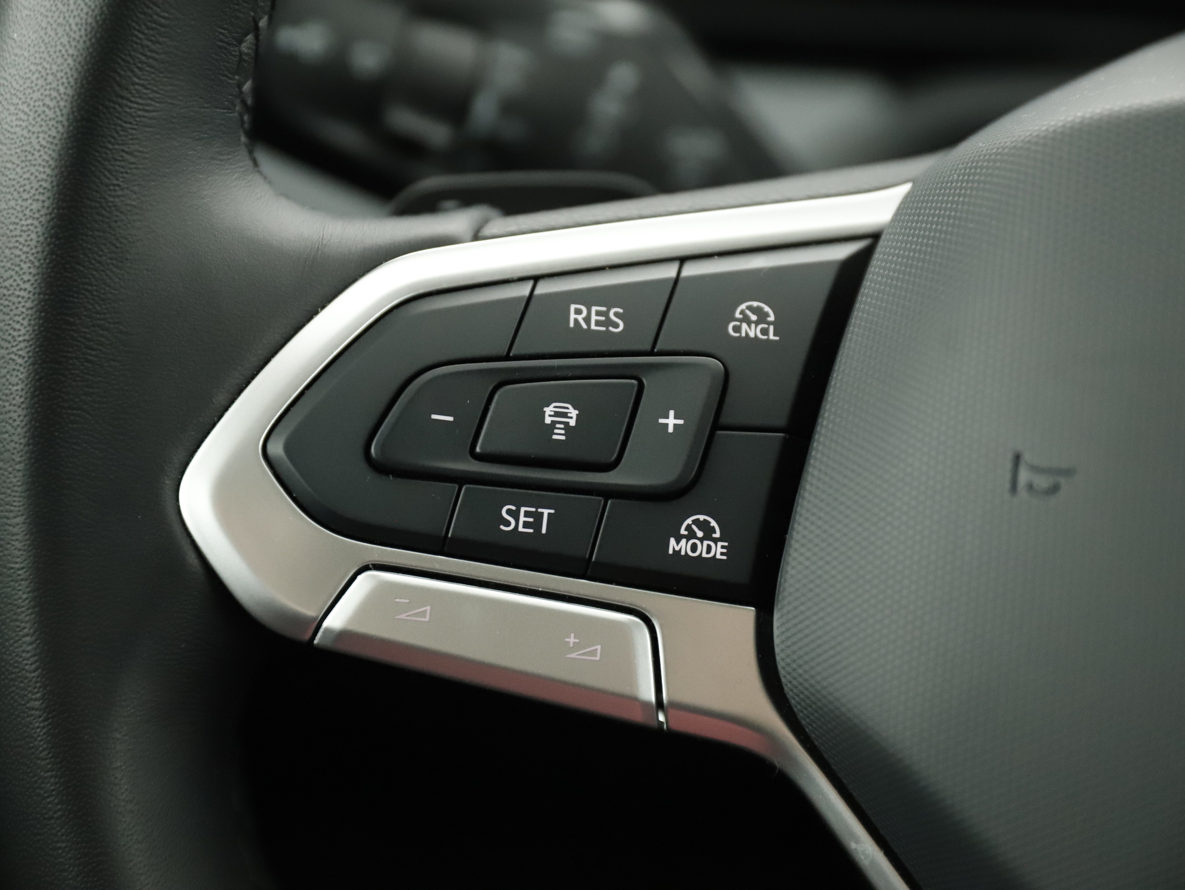 VW Passat Variant 1.5 eTSI W Business | Bild 17 von 29