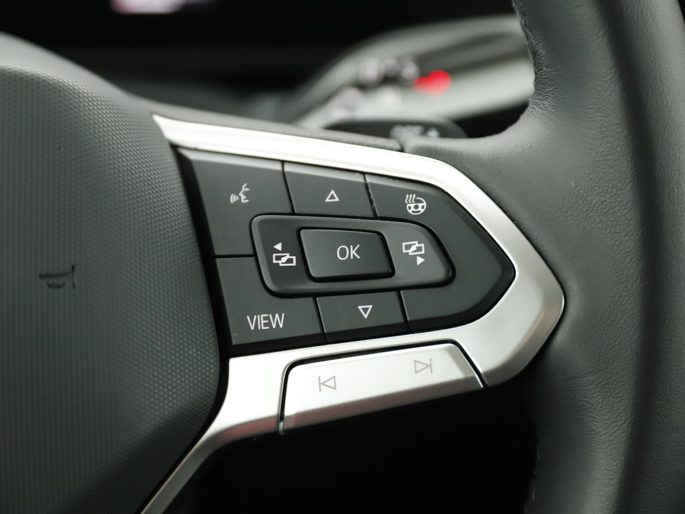 VW Passat Variant 1.5 eTSI W Business | Bild 18 von 29