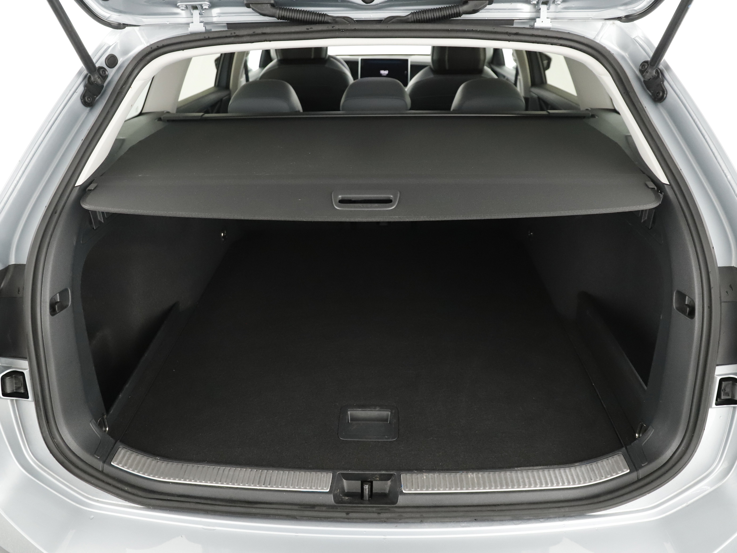 VW Passat Variant 1.5 eTSI W Business | Bild 26 von 29