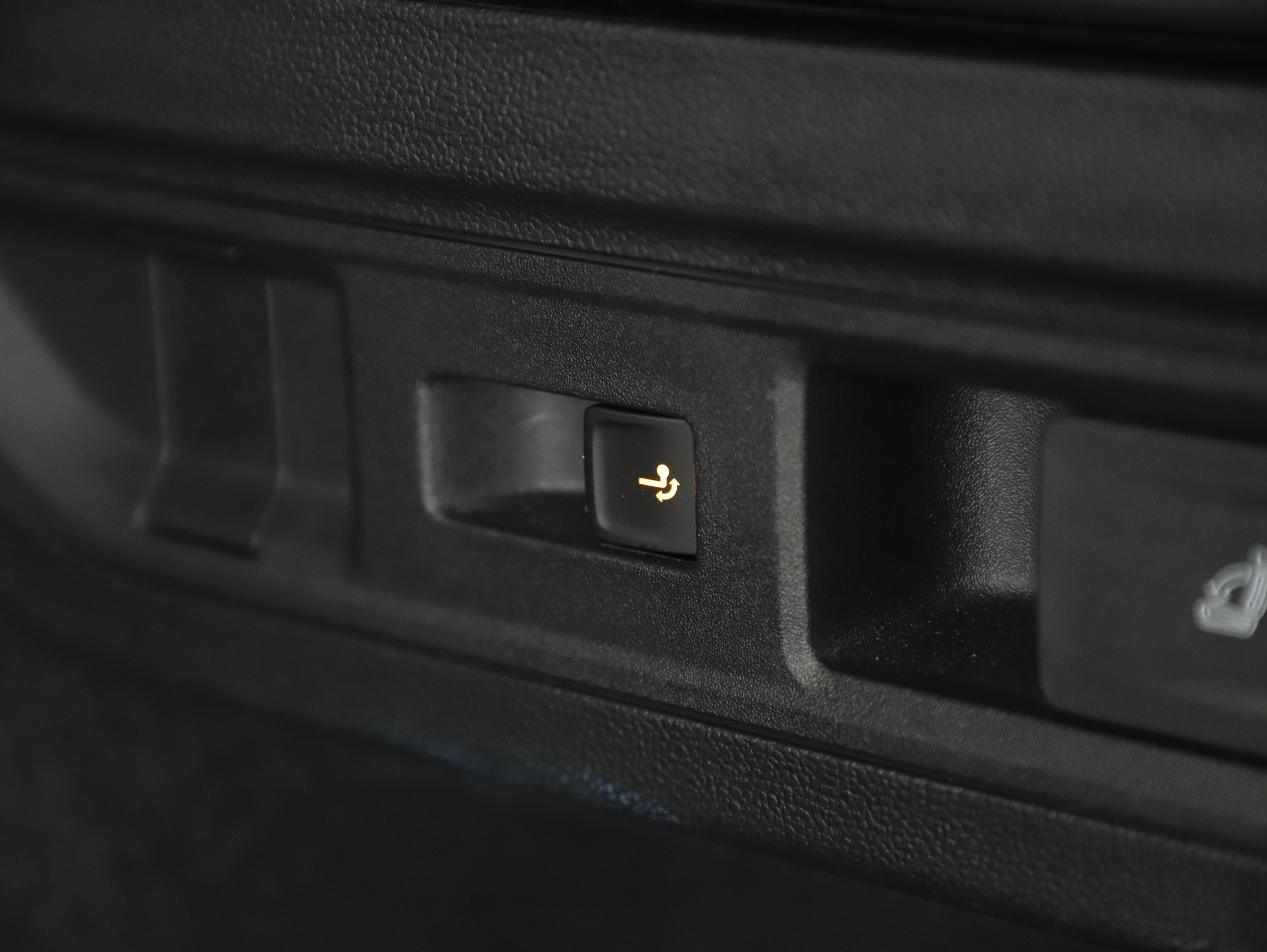 VW Passat Variant 1.5 eTSI W Business | Bild 27 von 29