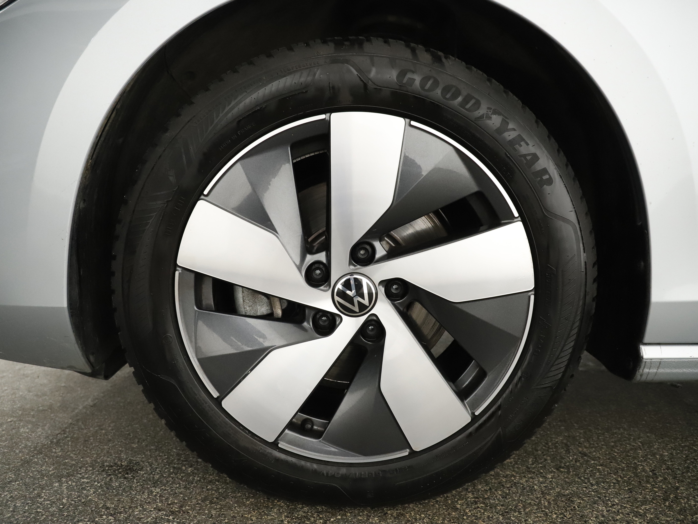 VW Passat Variant 1.5 eTSI W Business | Bild 9 von 29