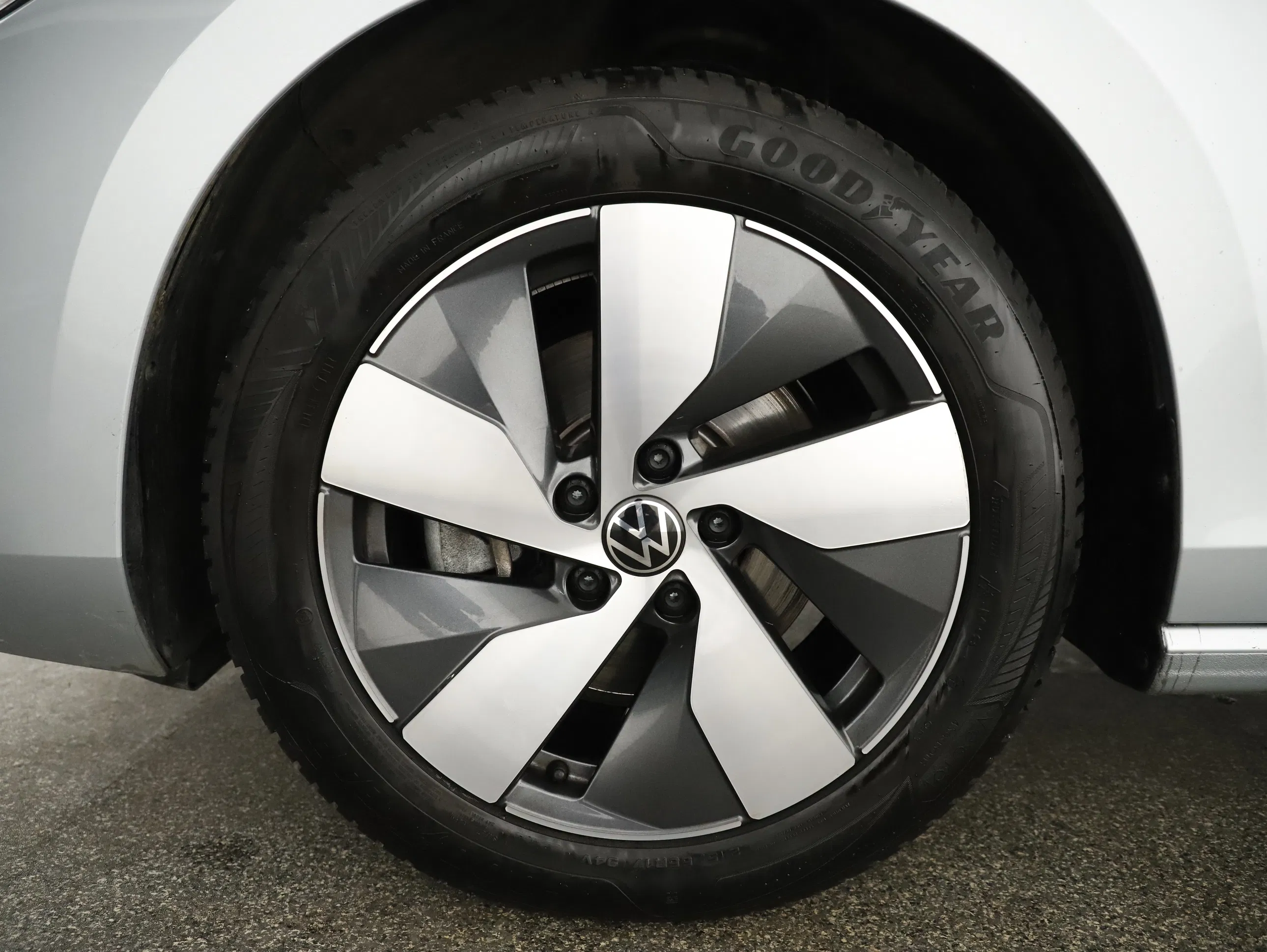 VW Passat Variant 1.5 eTSI W Business | Bild 9 von 29