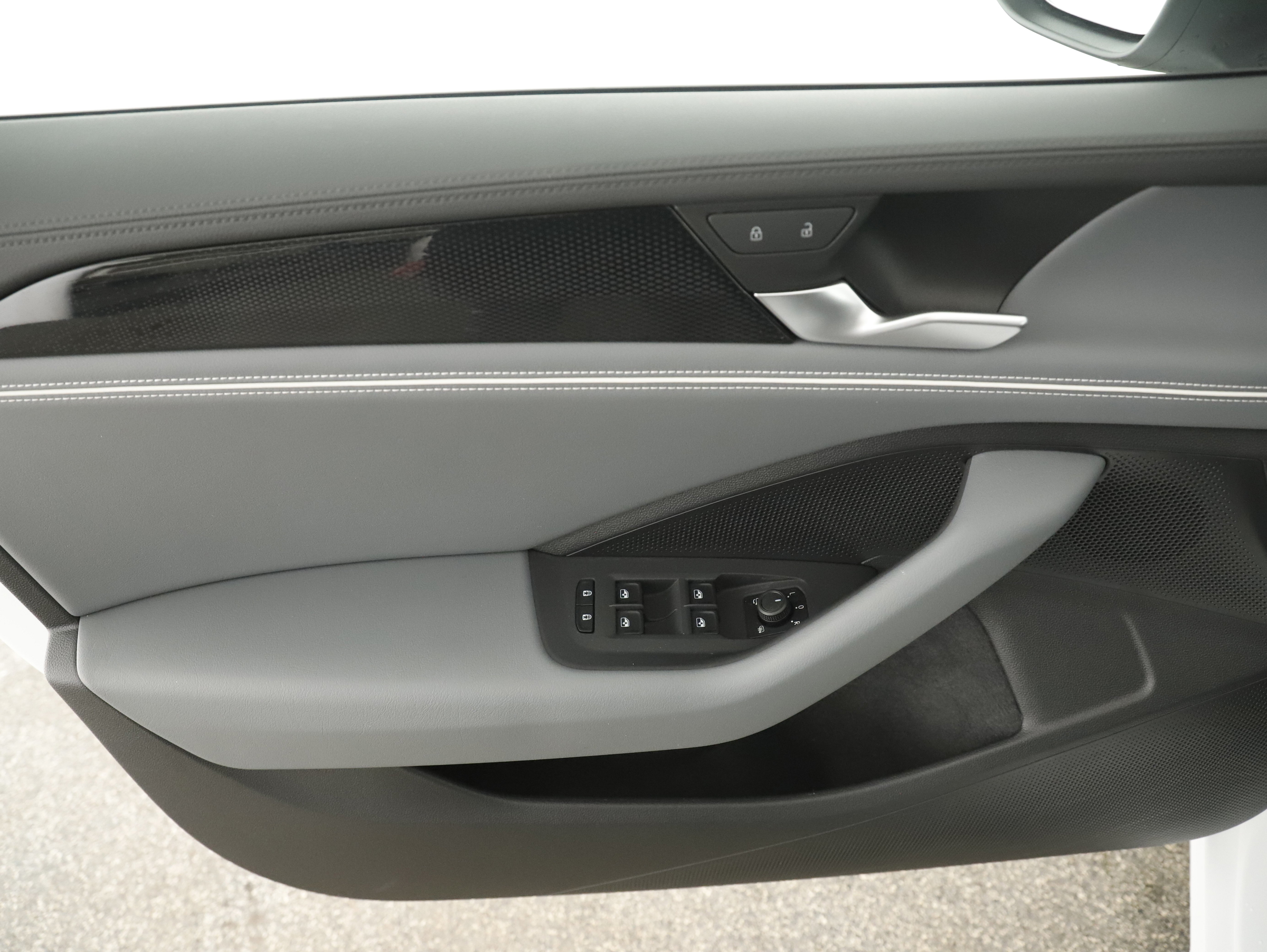 VW Passat Variant 2.0 TDI W Business | Bild 11 von 31