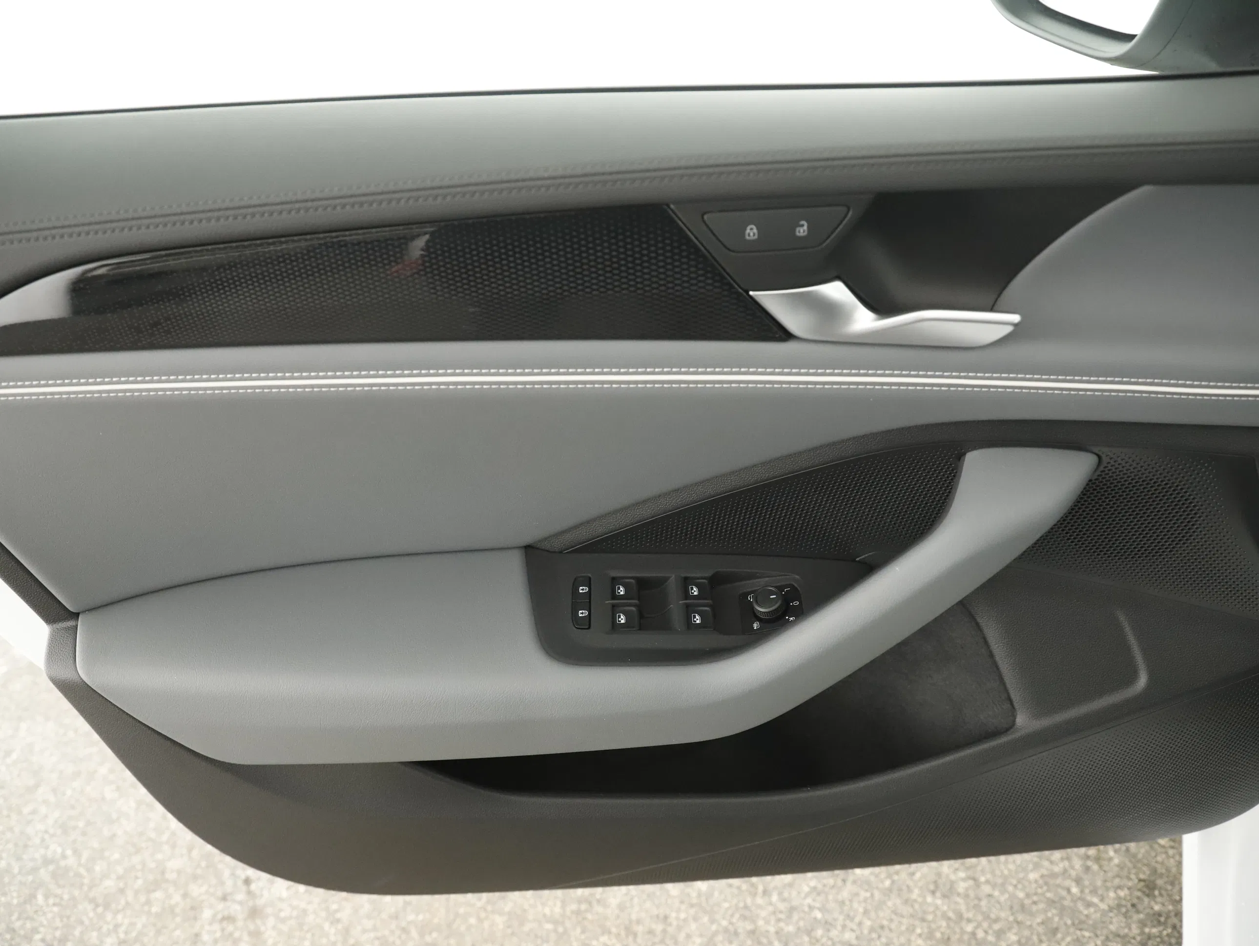 VW Passat Variant 2.0 TDI W Business | Bild 11 von 31