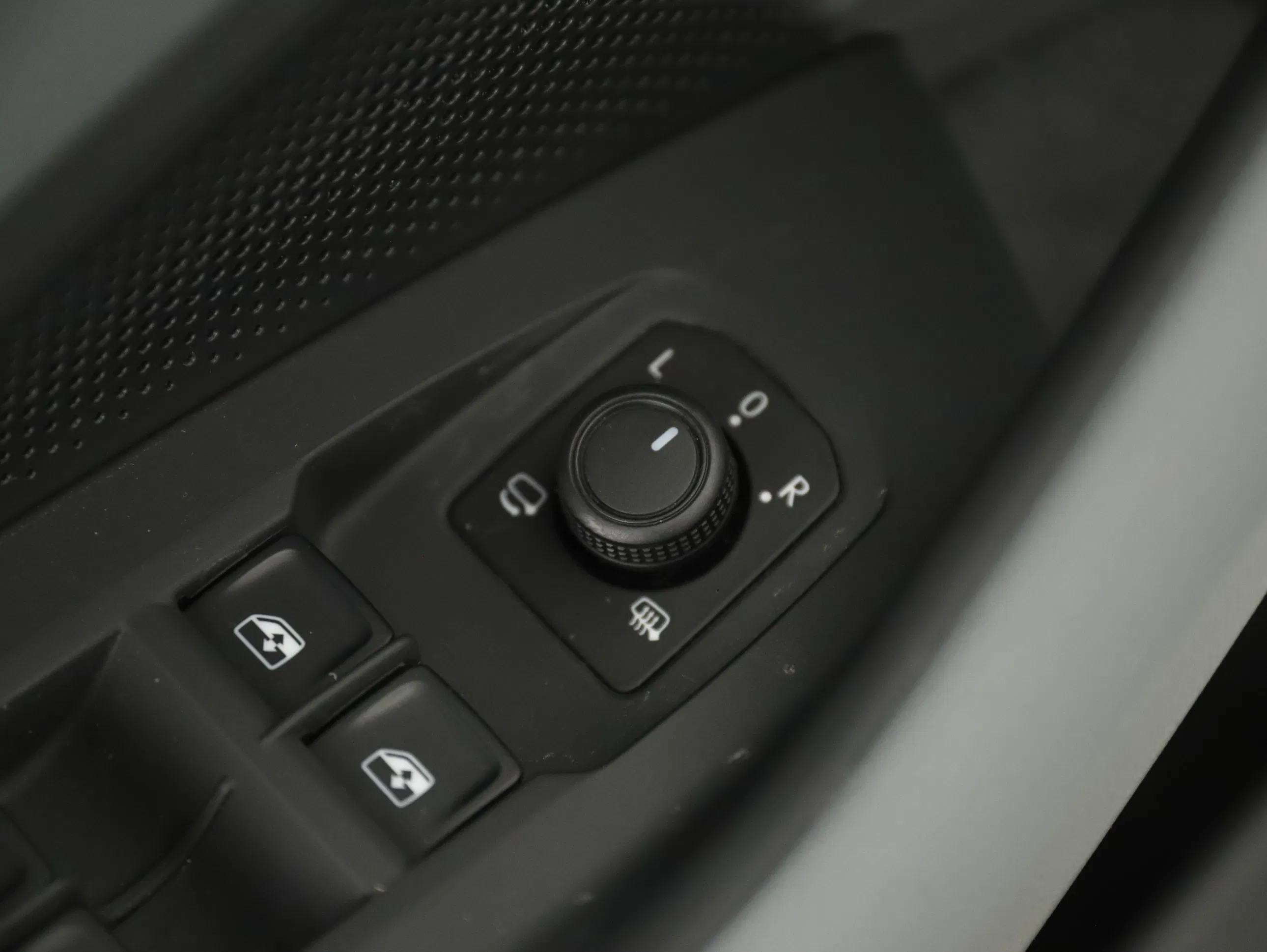 VW Passat Variant 2.0 TDI W Business | Bild 12 von 31