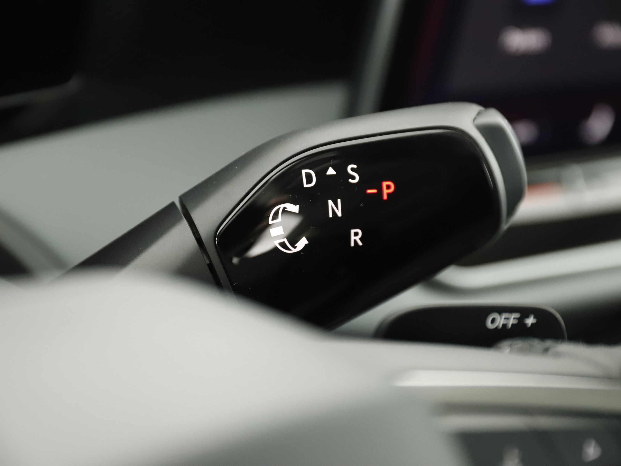 VW Passat Variant 2.0 TDI W Business | Bild 20 von 31