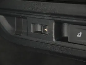 VW Passat Variant 2.0 TDI W Business | Thumbnail 28 von 31