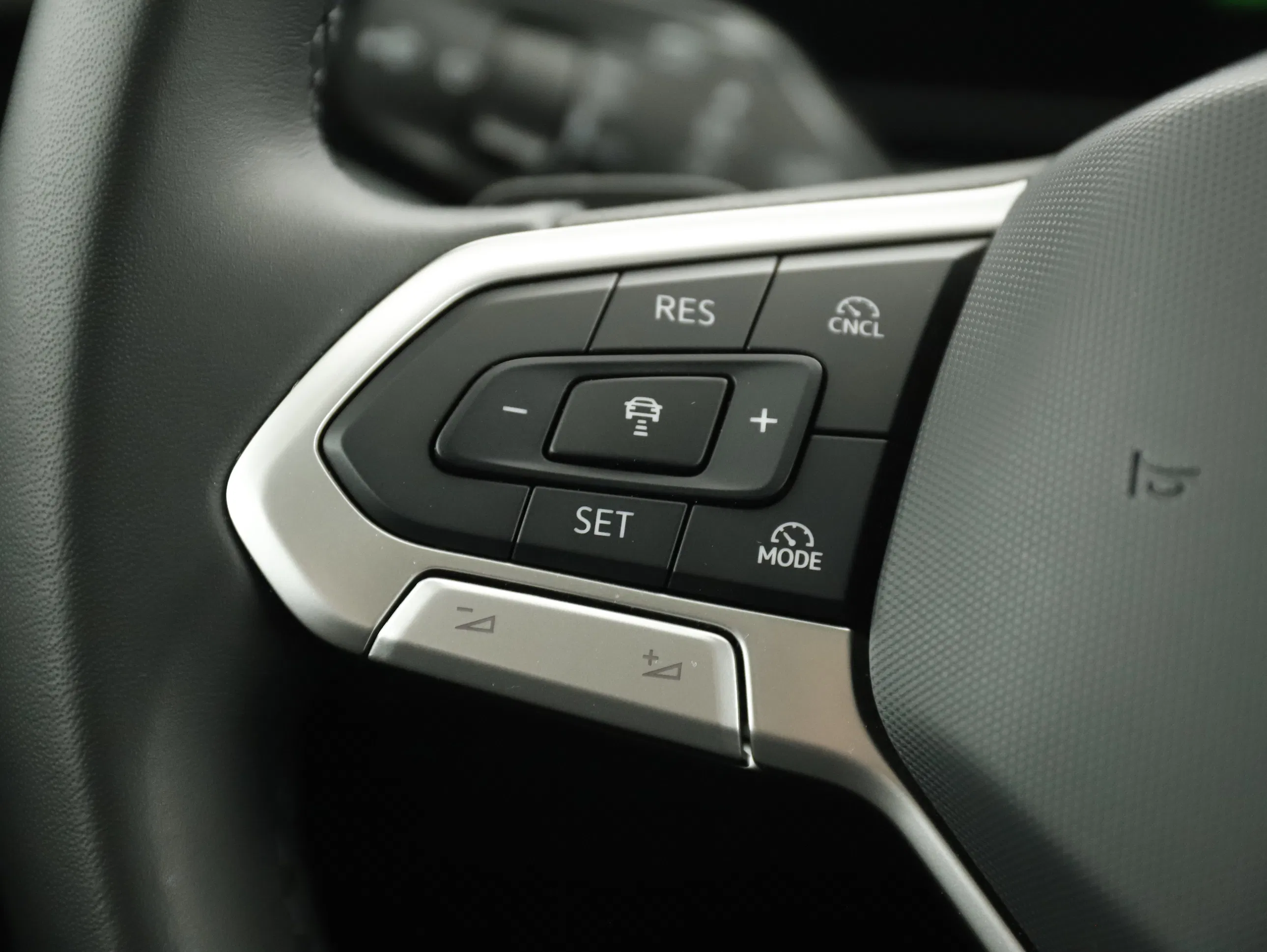 VW Passat Variant 1.5 eTSI W Business | Bild 12 von 25