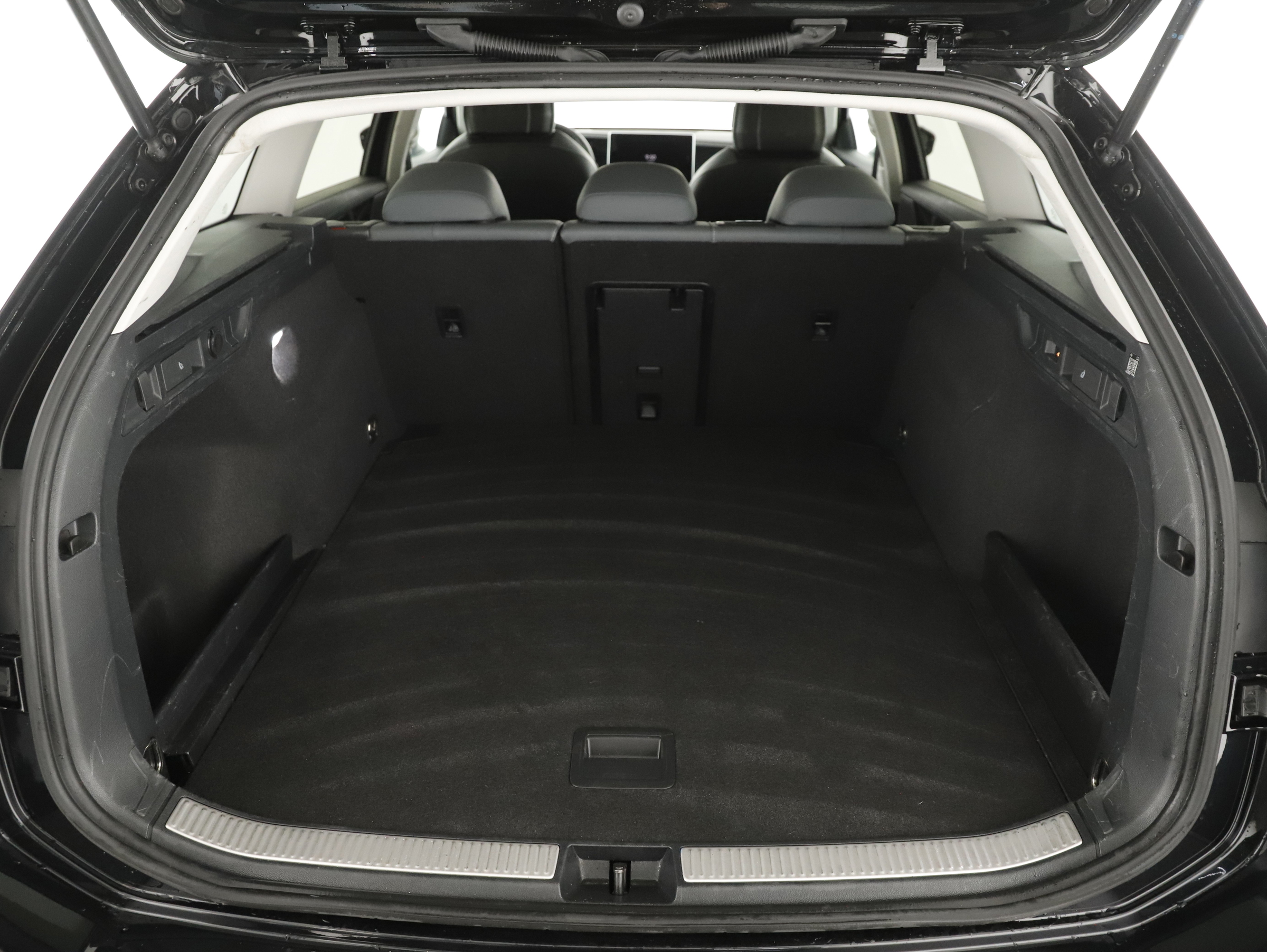 VW Passat Variant 1.5 eTSI W Business | Bild 21 von 25