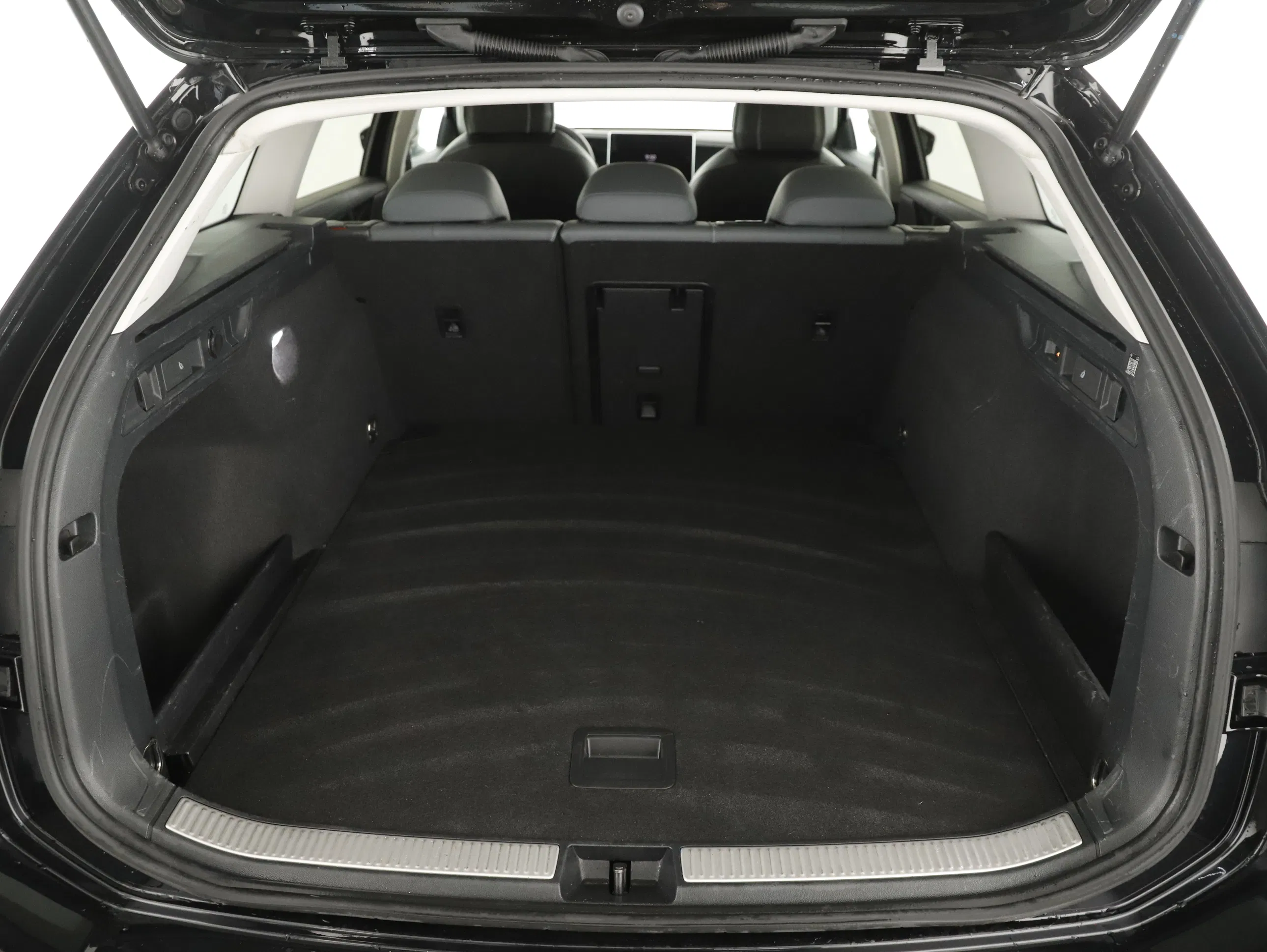 VW Passat Variant 1.5 eTSI W Business | Bild 21 von 25