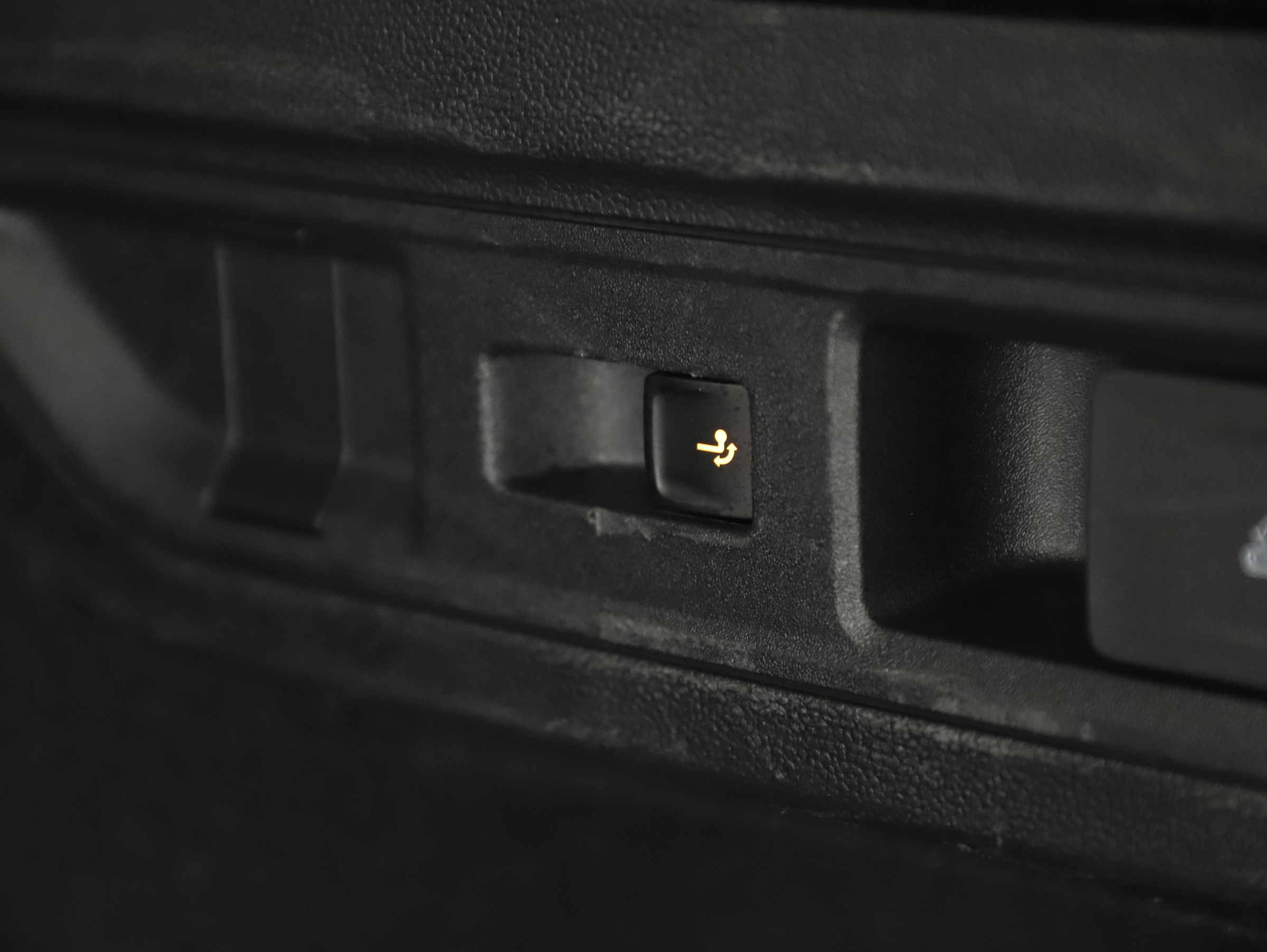 VW Passat Variant 1.5 eTSI W Business | Bild 22 von 25