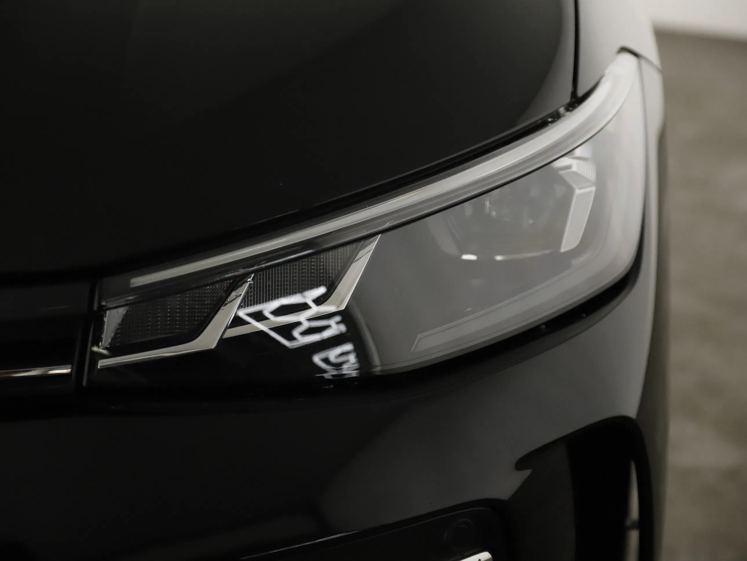 VW Passat Variant 1.5 eTSI W Business | Bild 23 von 25