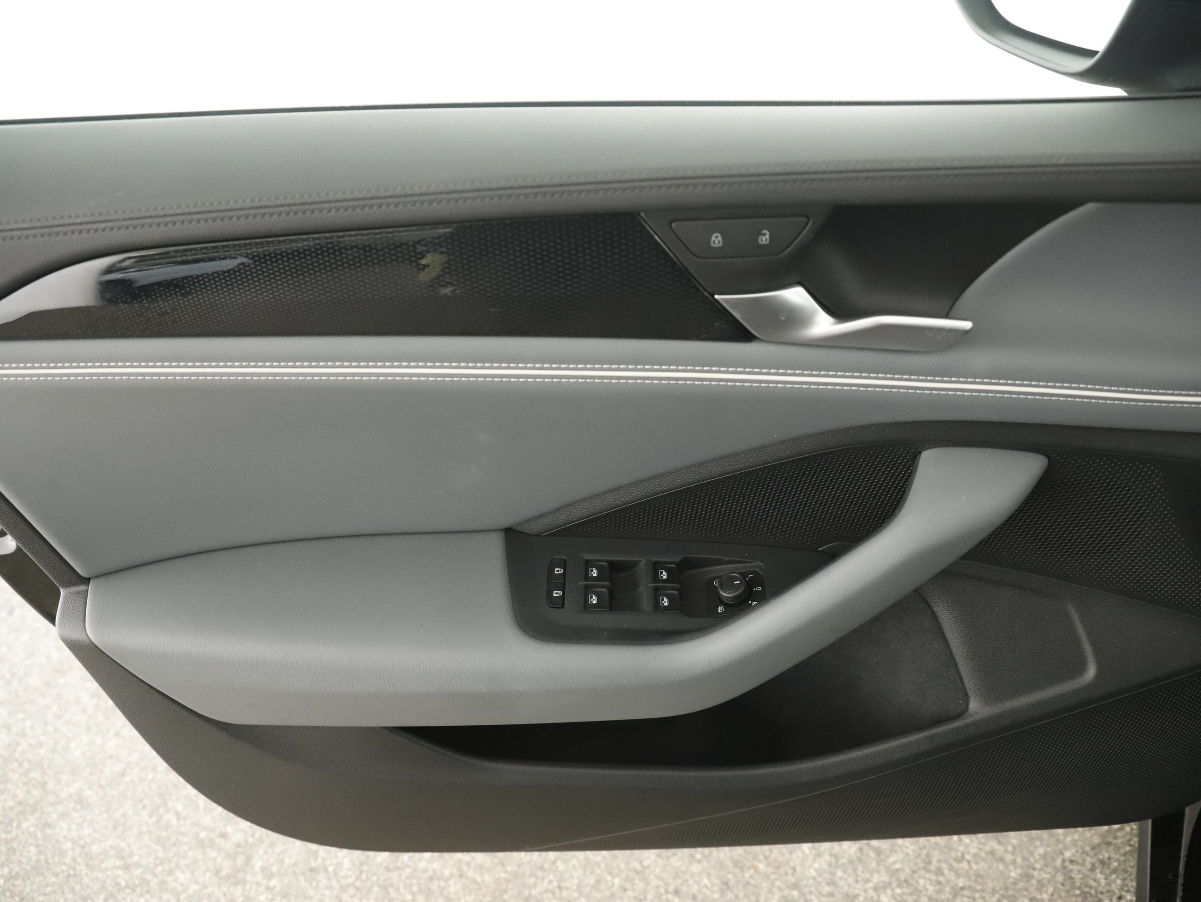 VW Passat Variant 1.5 eTSI W Business | Bild 6 von 25