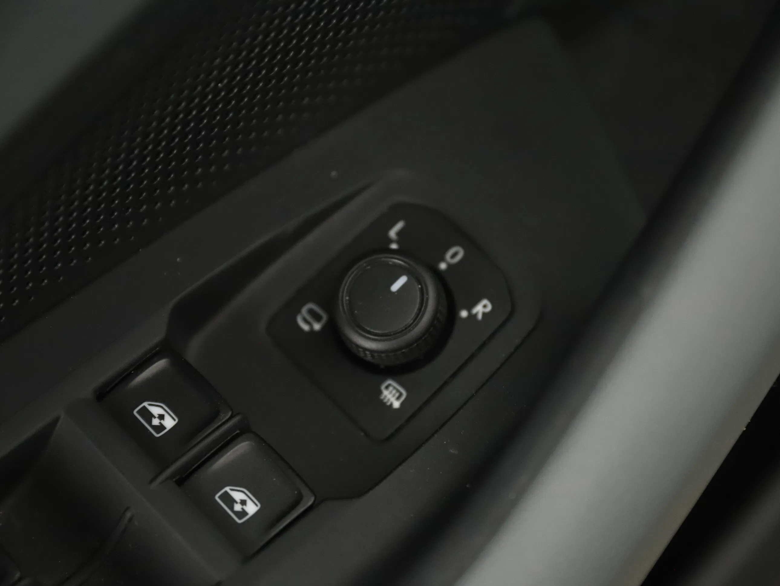 VW Passat Variant 1.5 eTSI W Business | Bild 7 von 25