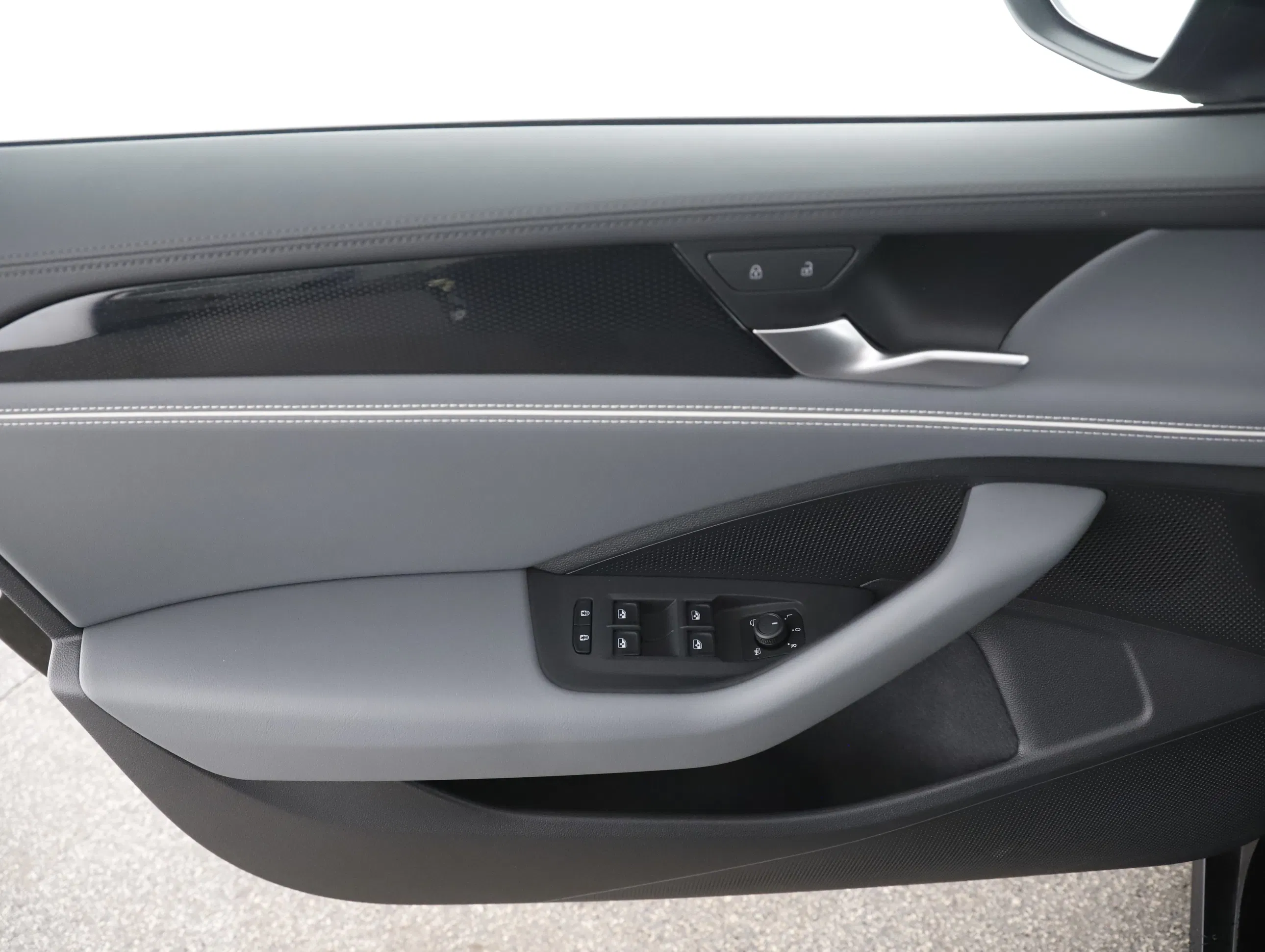 VW Passat Variant 2.0 TDI W Business | Bild 11 von 30