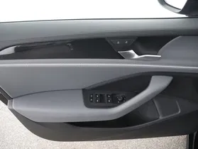 VW Passat Variant 2.0 TDI W Business | Thumbnail 11 von 30