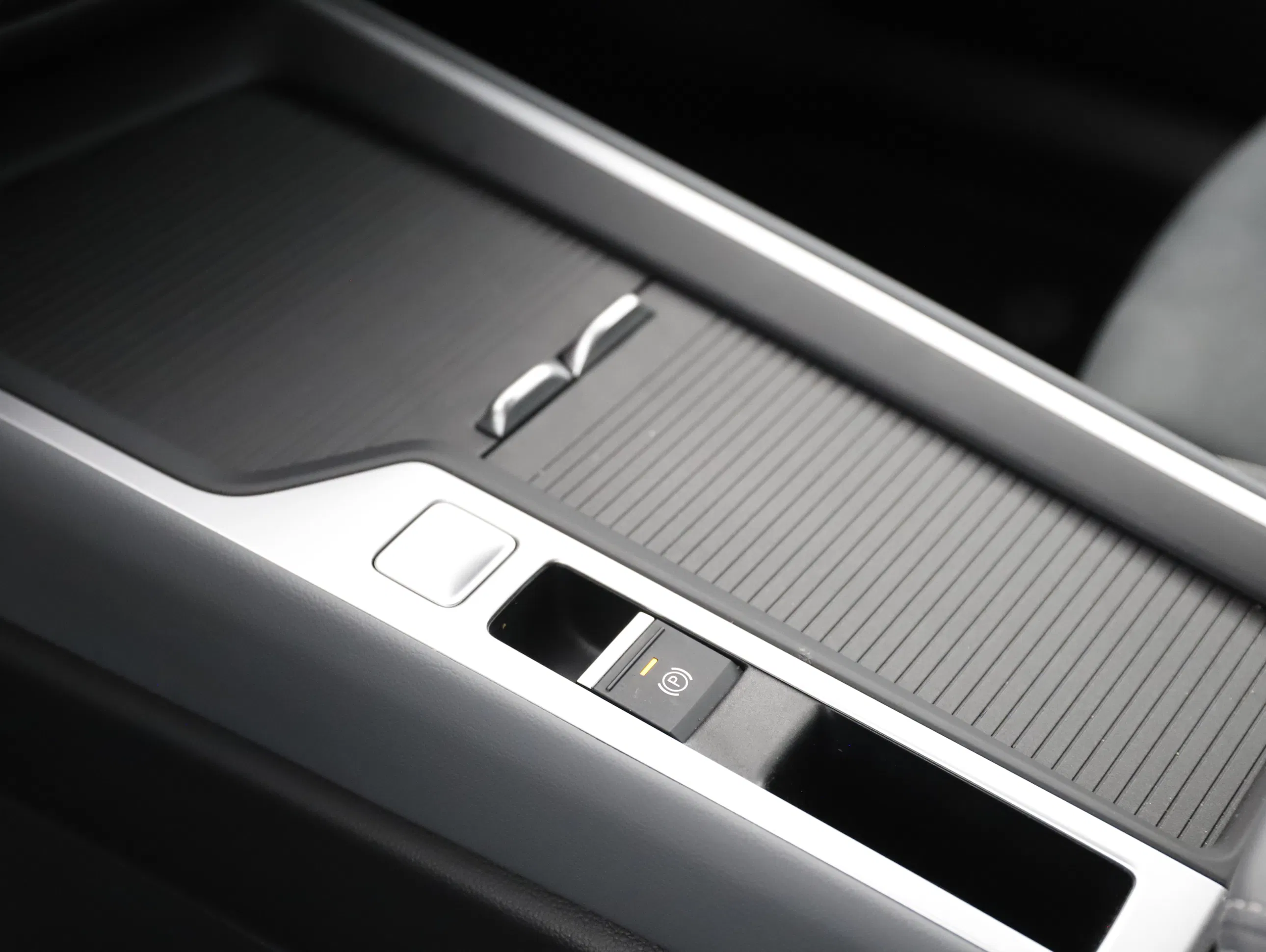 VW Passat Variant 2.0 TDI W Business | Bild 25 von 30