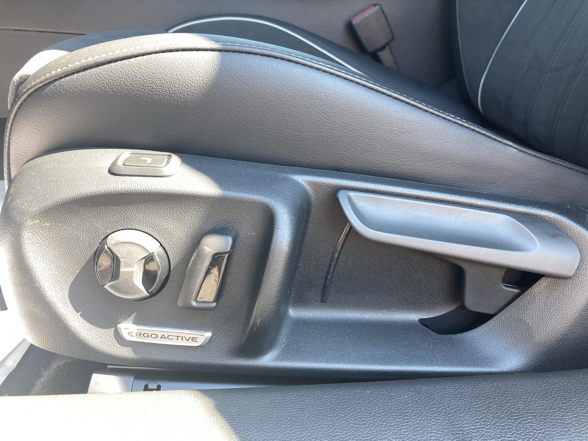 VW Passat Variant 2.0 TDI W Elegance | Bild 9 von 28