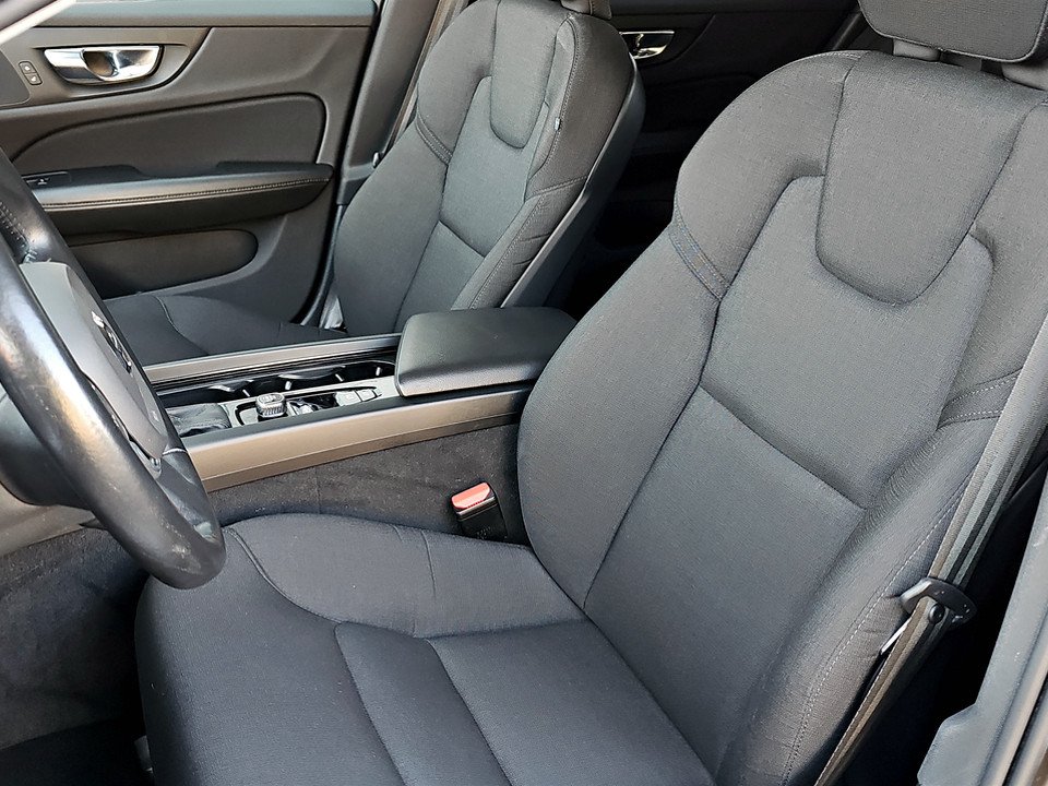 Volvo V60 Kombi T5 Momentum Pro | Bild 9 von 23