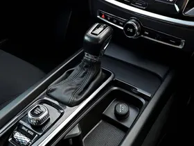 Volvo V60 Kombi T5 Momentum Pro | Thumbnail 20 von 23