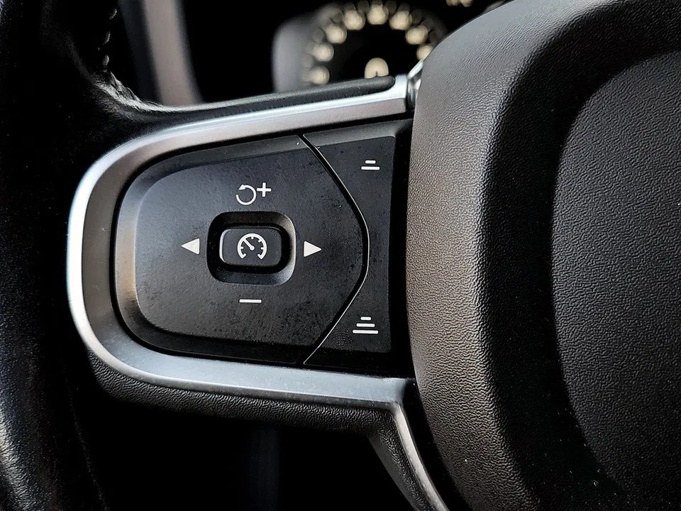 Volvo V60 Kombi T5 Momentum Pro | Bild 13 von 23