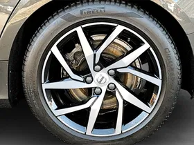 Volvo V60 Kombi T5 Momentum Pro | Thumbnail 6 von 23