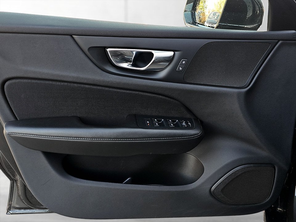 Volvo V60 Kombi T5 Momentum Pro | Bild 7 von 23