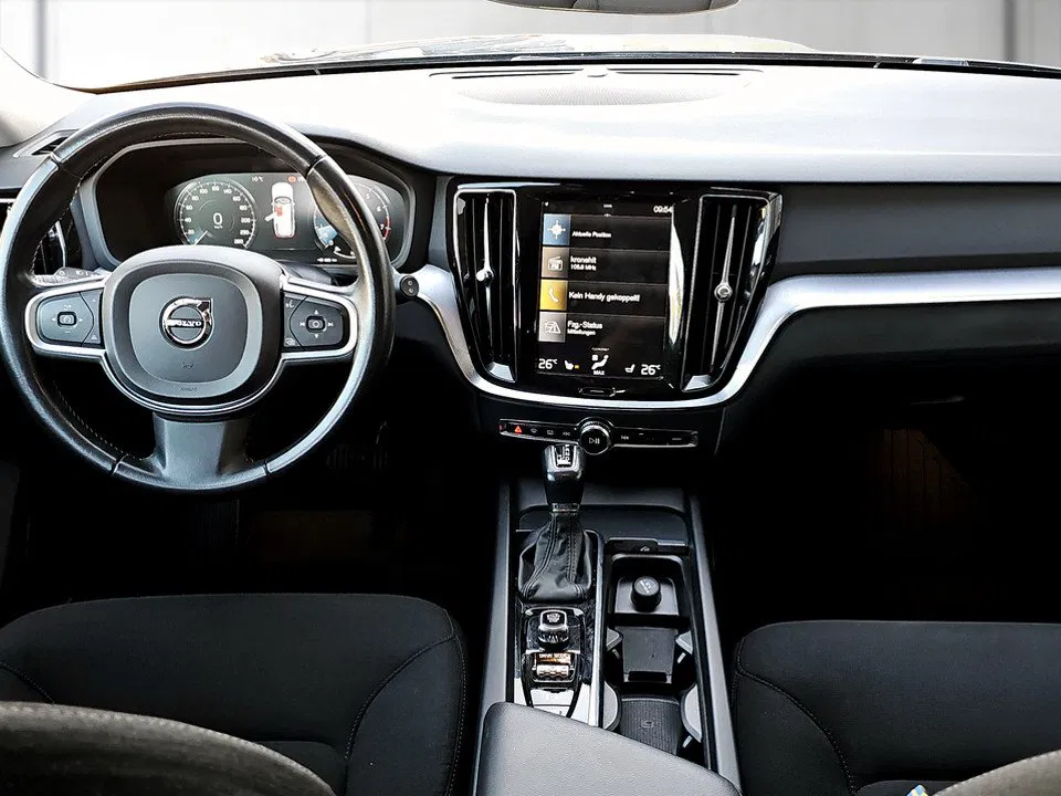 Volvo V60 Kombi T5 Momentum Pro | Bild 11 von 23