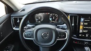 Volvo V60 Kombi T5 Momentum Pro | Thumbnail 12 von 23